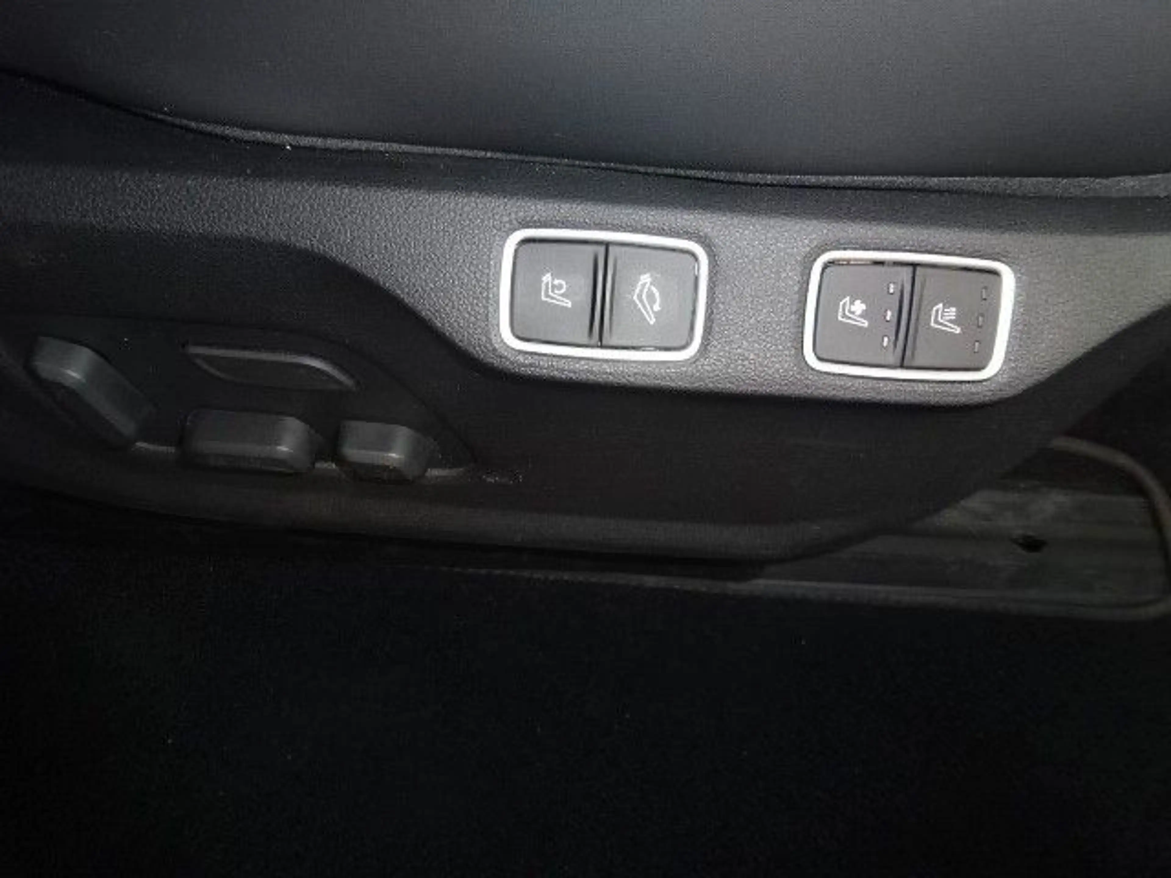 Hyundai STARIA 177PS Autm. Signature 4WD Navi Leder ACC — photo 10