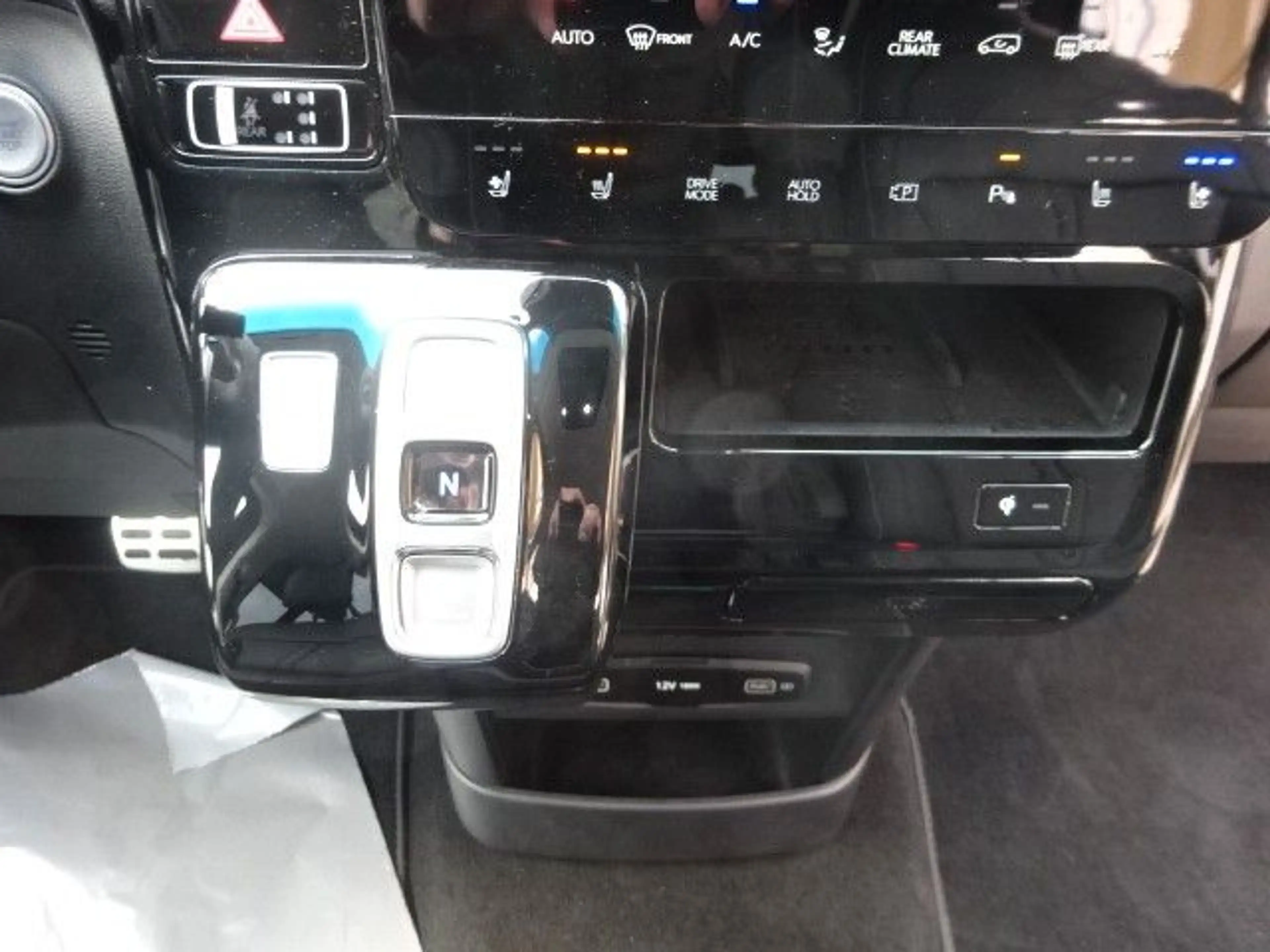 Hyundai STARIA 177PS Autm. Signature 4WD Navi Leder ACC — photo 13