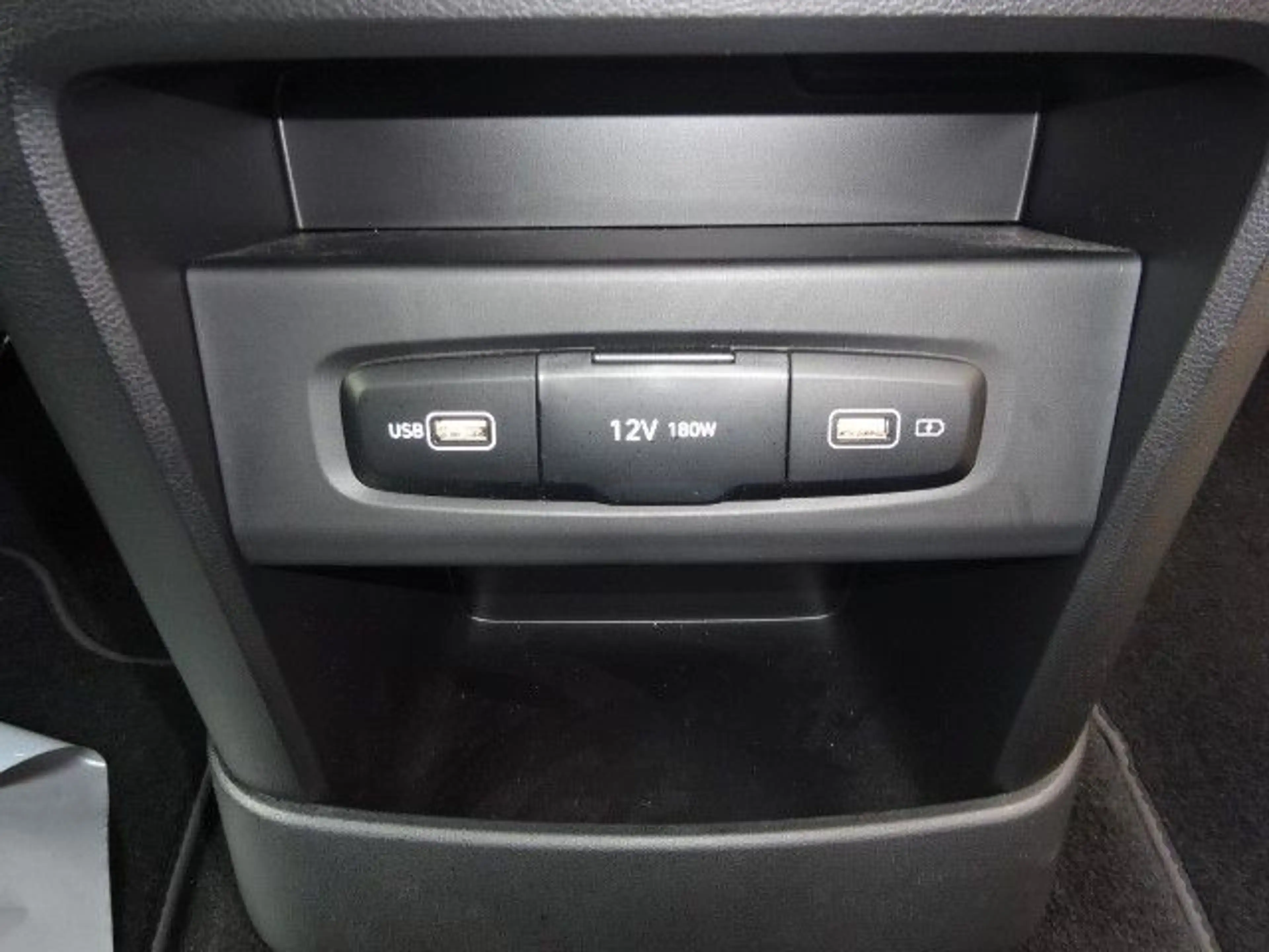 Hyundai STARIA 177PS Autm. Signature 4WD Navi Leder ACC — photo 14