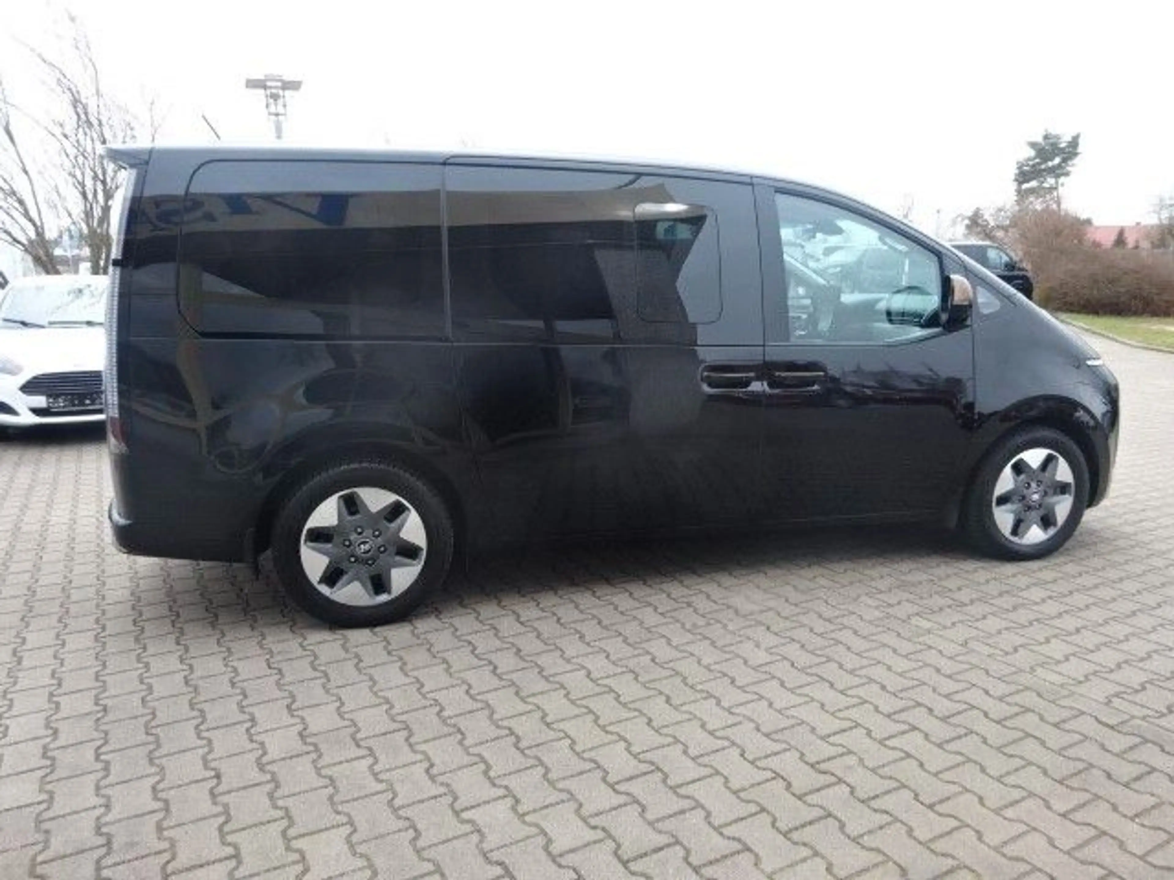 Hyundai STARIA 177PS Autm. Signature 4WD Navi Leder ACC — photo 5