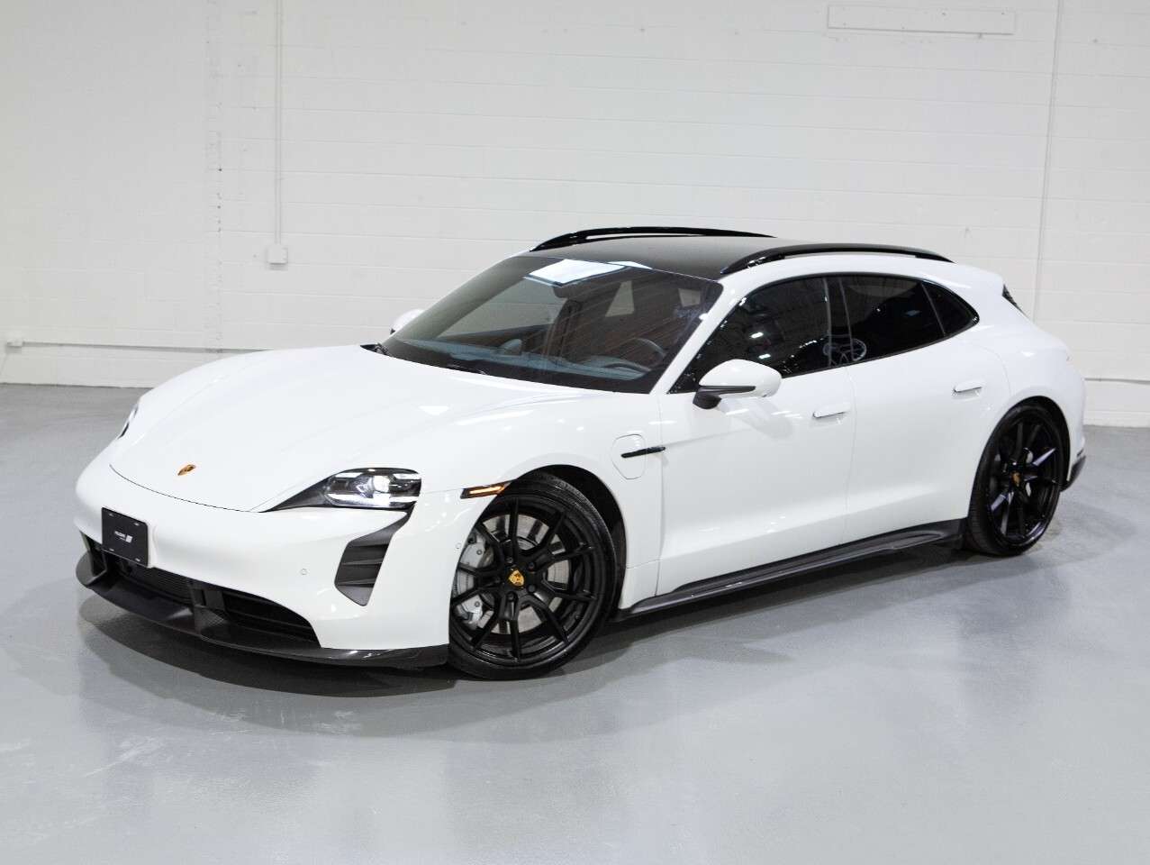 2023 Porsche Taycan GTS Sport Turismo AWD — снимка 2