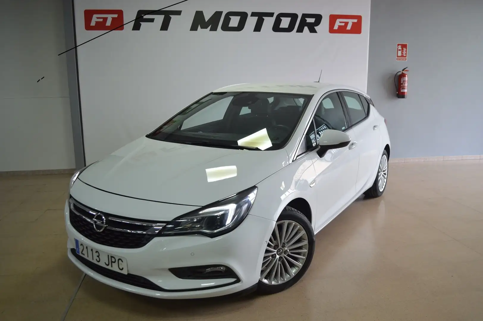 Opel Astra 1.4T S/S Excellence 125 Weiß - 2