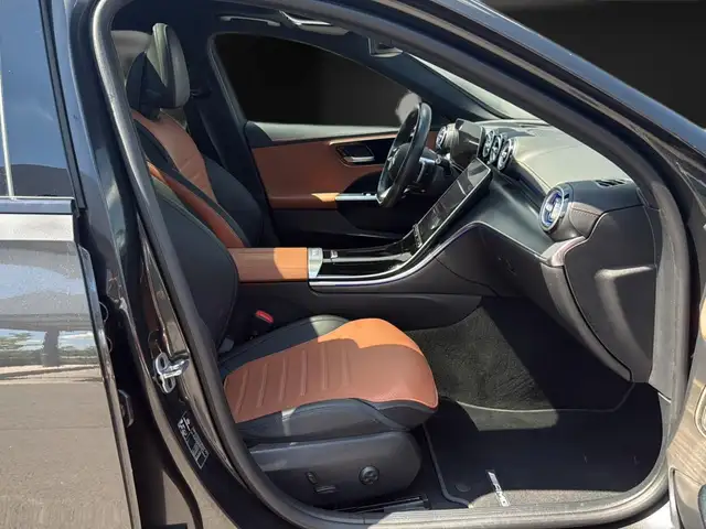 Mercedes-Benz C-Class view 14