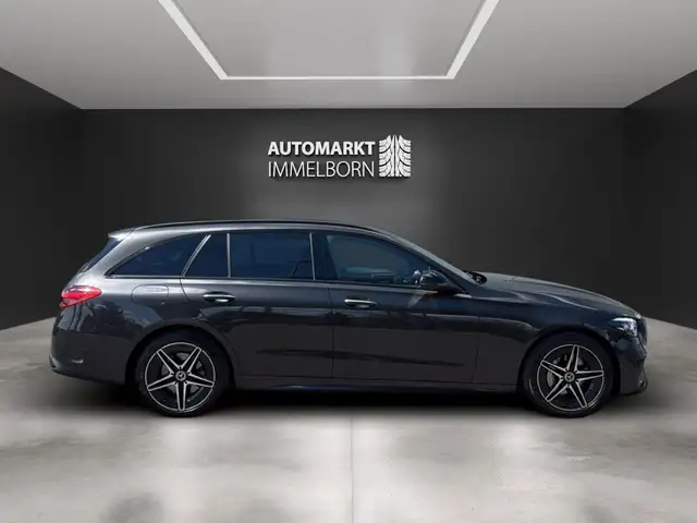 Mercedes-Benz C-Class view 9