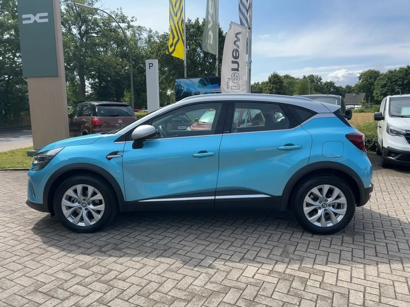 Renault Captur II 1.6 E-Tech Plug-in Hybrid 160 Intens Blau - 2