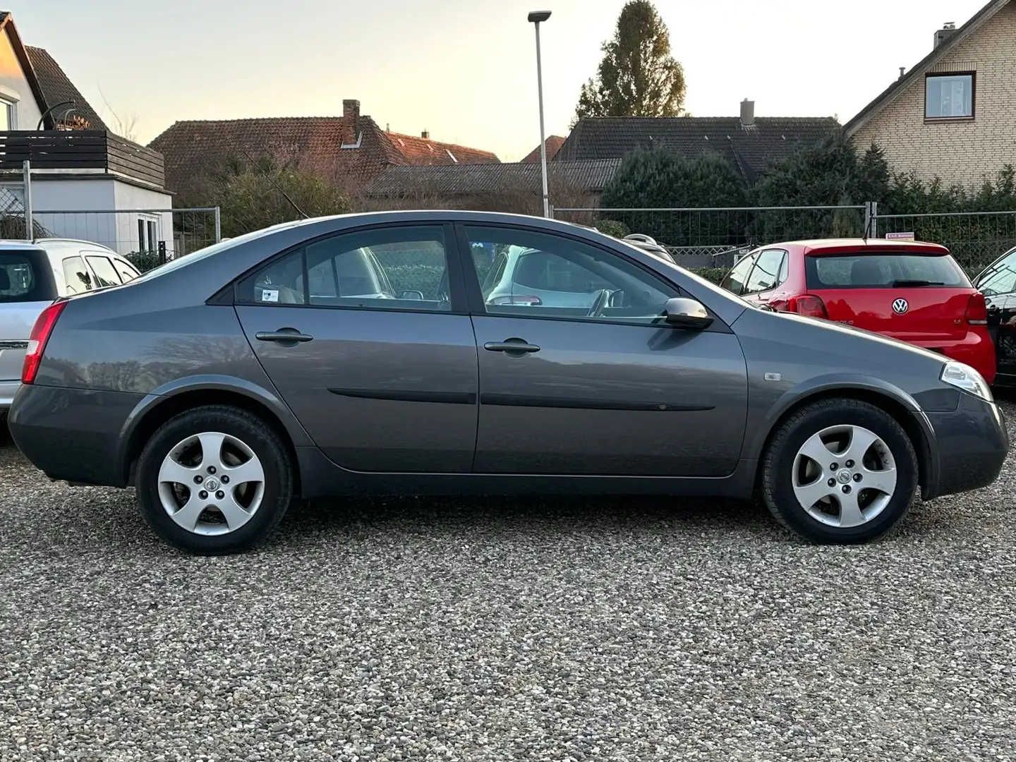 Nissan Primera 1.8 Acenta Automatik SHZ Rückfahrkamera Klima Grau - 2