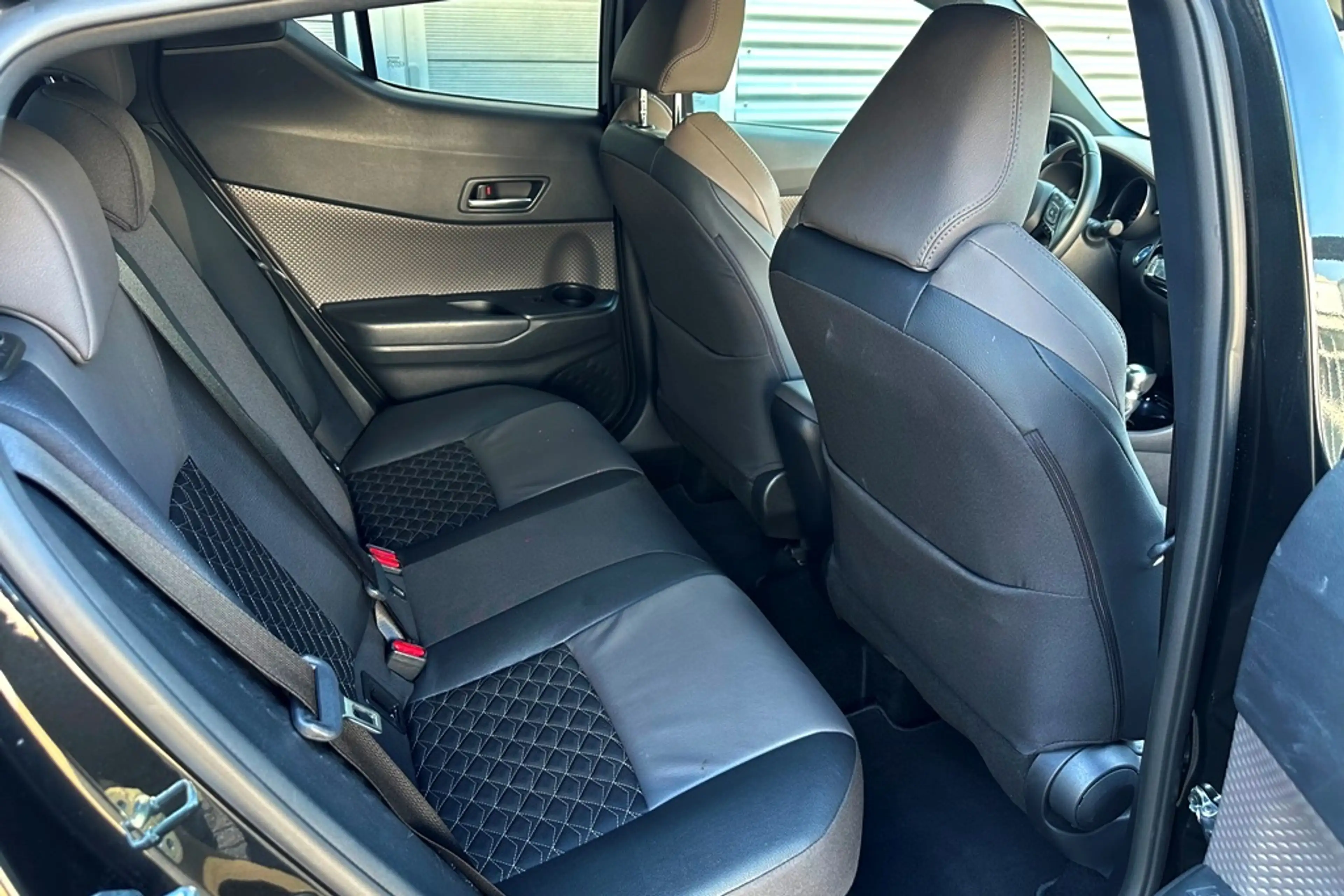 Toyota C-HR 1.8 Hybrid Style Carplay / Safety Pakket — photo 17