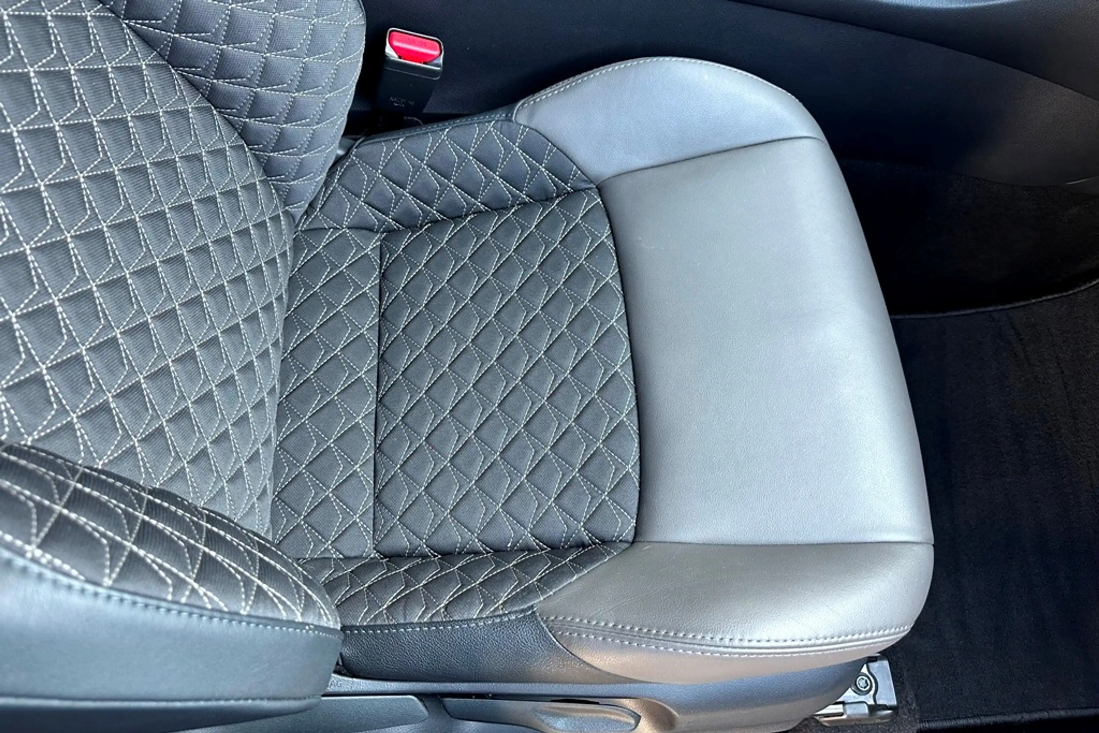 Toyota C-HR 1.8 Hybrid Style Carplay / Safety Pakket — photo 15