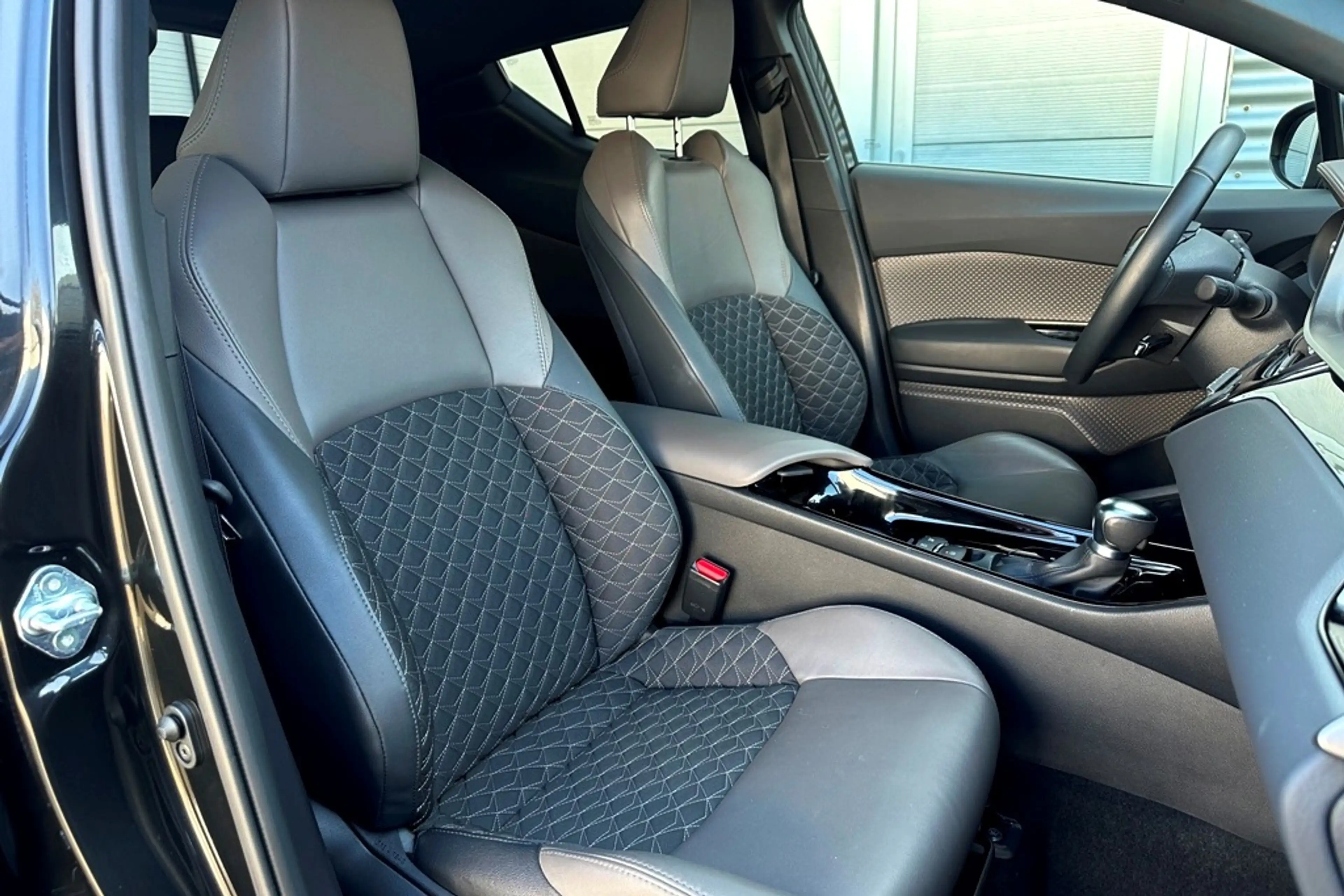 Toyota C-HR 1.8 Hybrid Style Carplay / Safety Pakket — photo 14