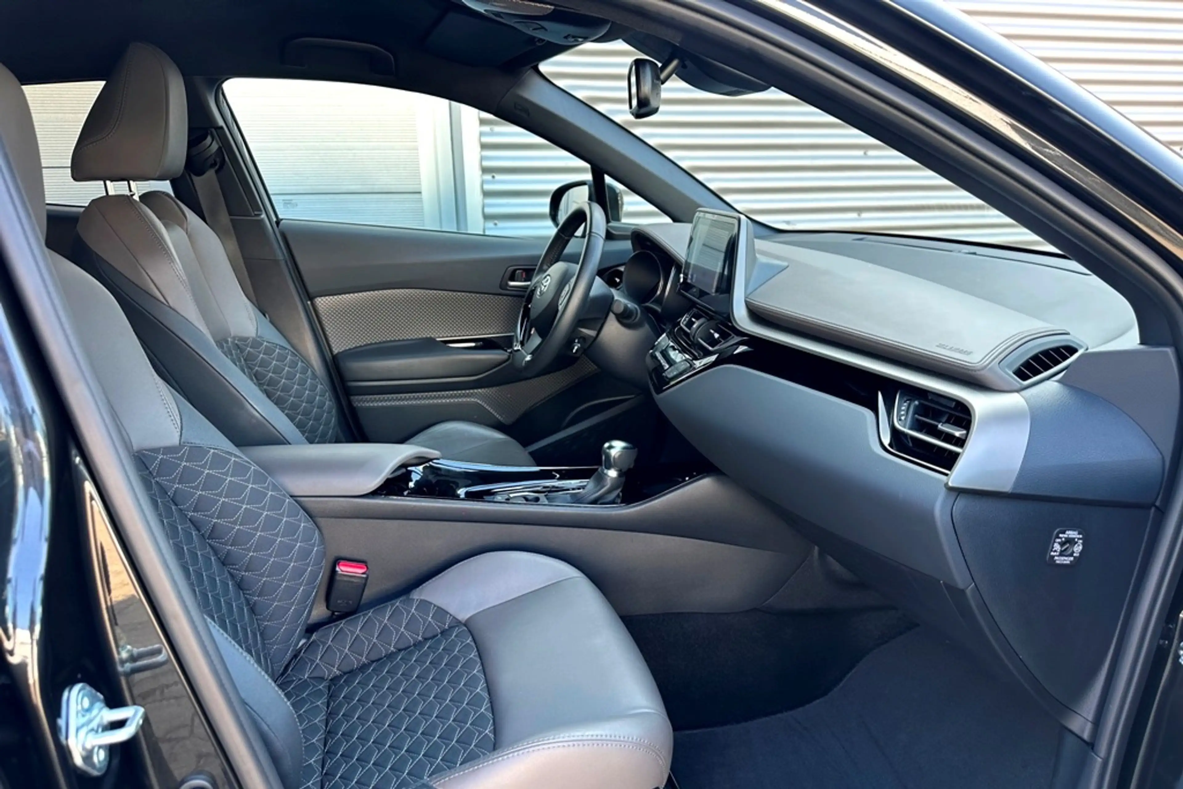 Toyota C-HR 1.8 Hybrid Style Carplay / Safety Pakket — photo 4