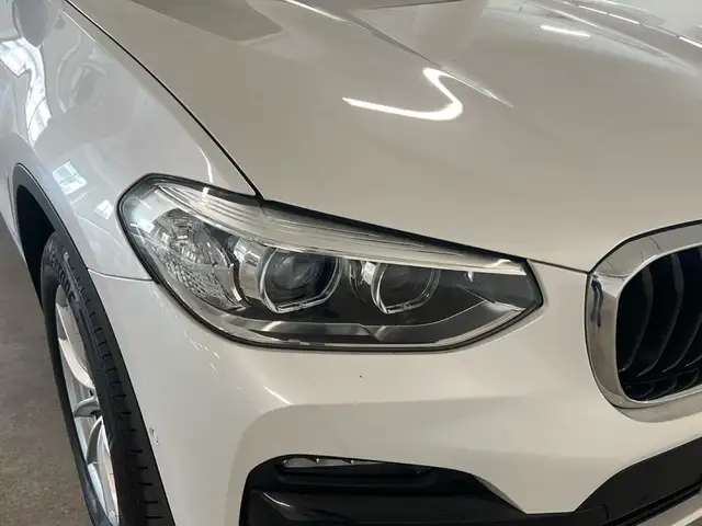BMW X3 view 9