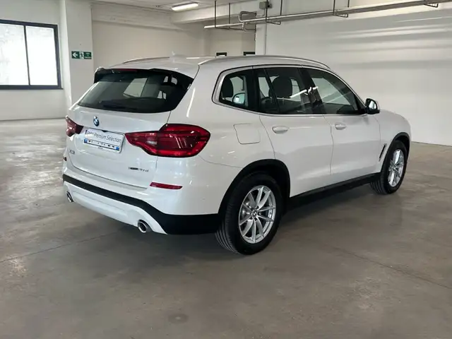 BMW X3 view 3