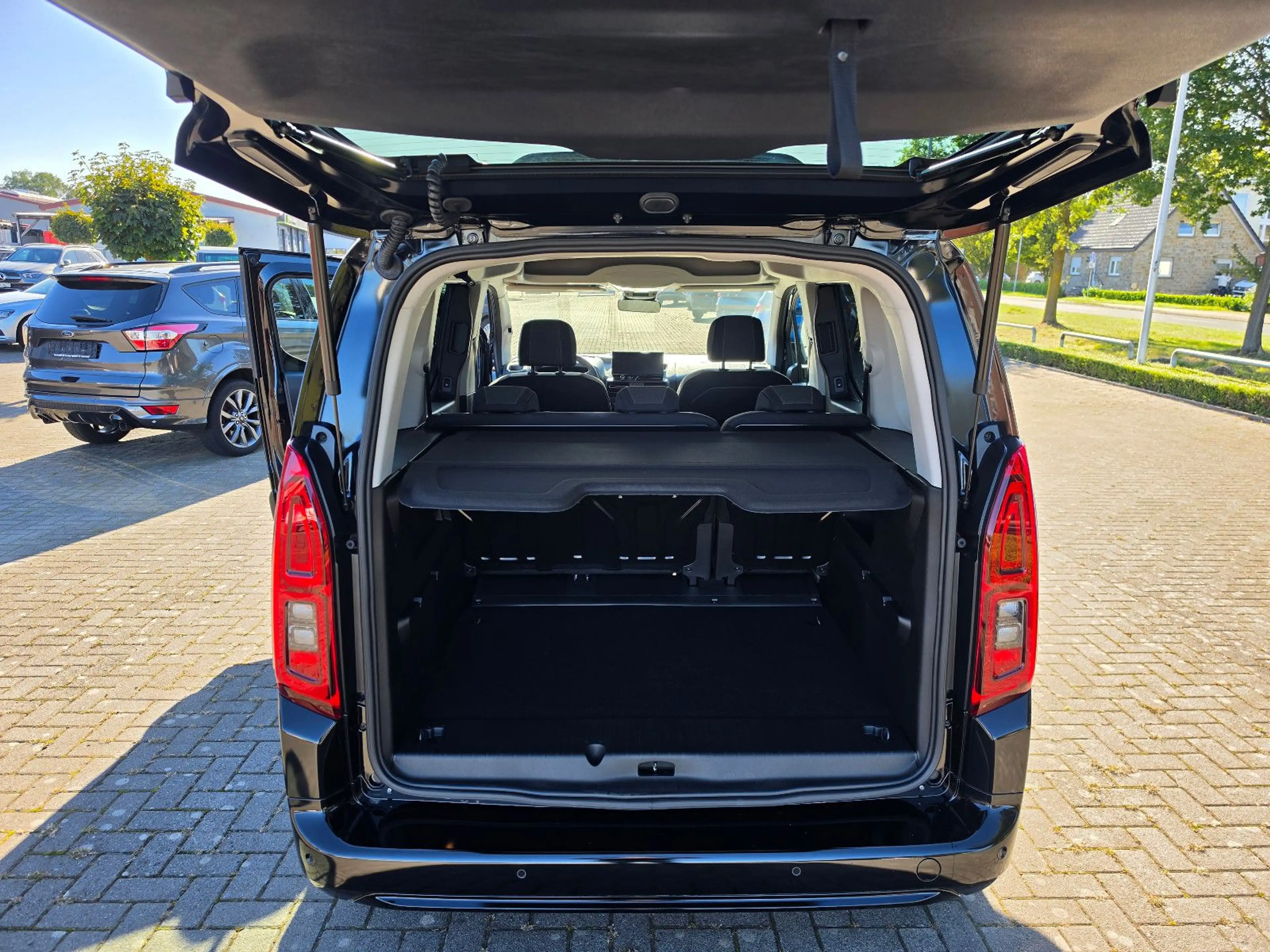 Opel Combo Edition Plus Style L1 Kamera — photo 8