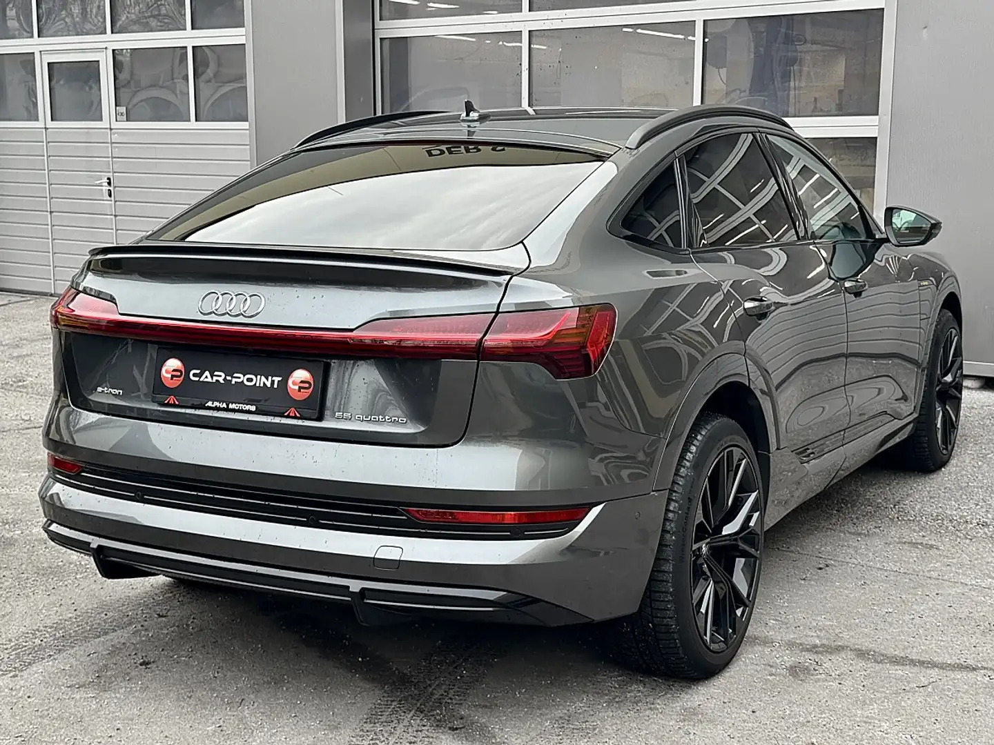 Audi e-tron SB 55 quattro 95kWh 3x S-line Grau - 2