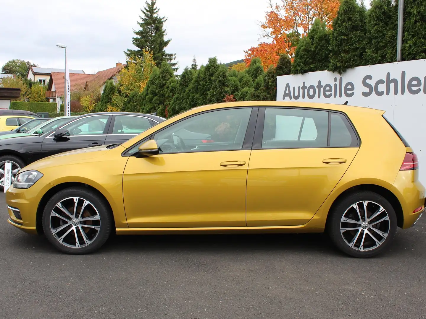 Volkswagen Golf Comfortline BMT, HU+AU NEU, viele Extras Gold - 2