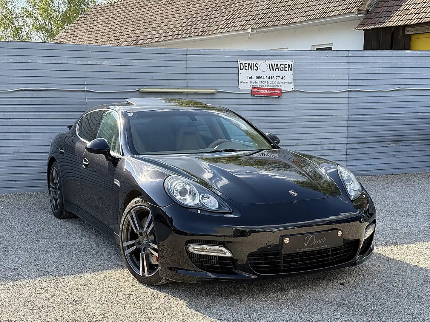 Porsche Panamera Turbo DSG Schwarz - 2