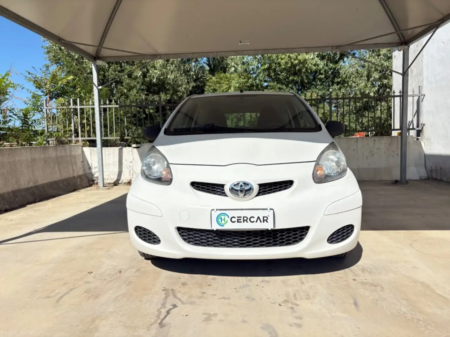 Toyota Aygo 1.0 12V VVT-i 3 porte Deep Ocean Connect OK NEOP Bianco - 2