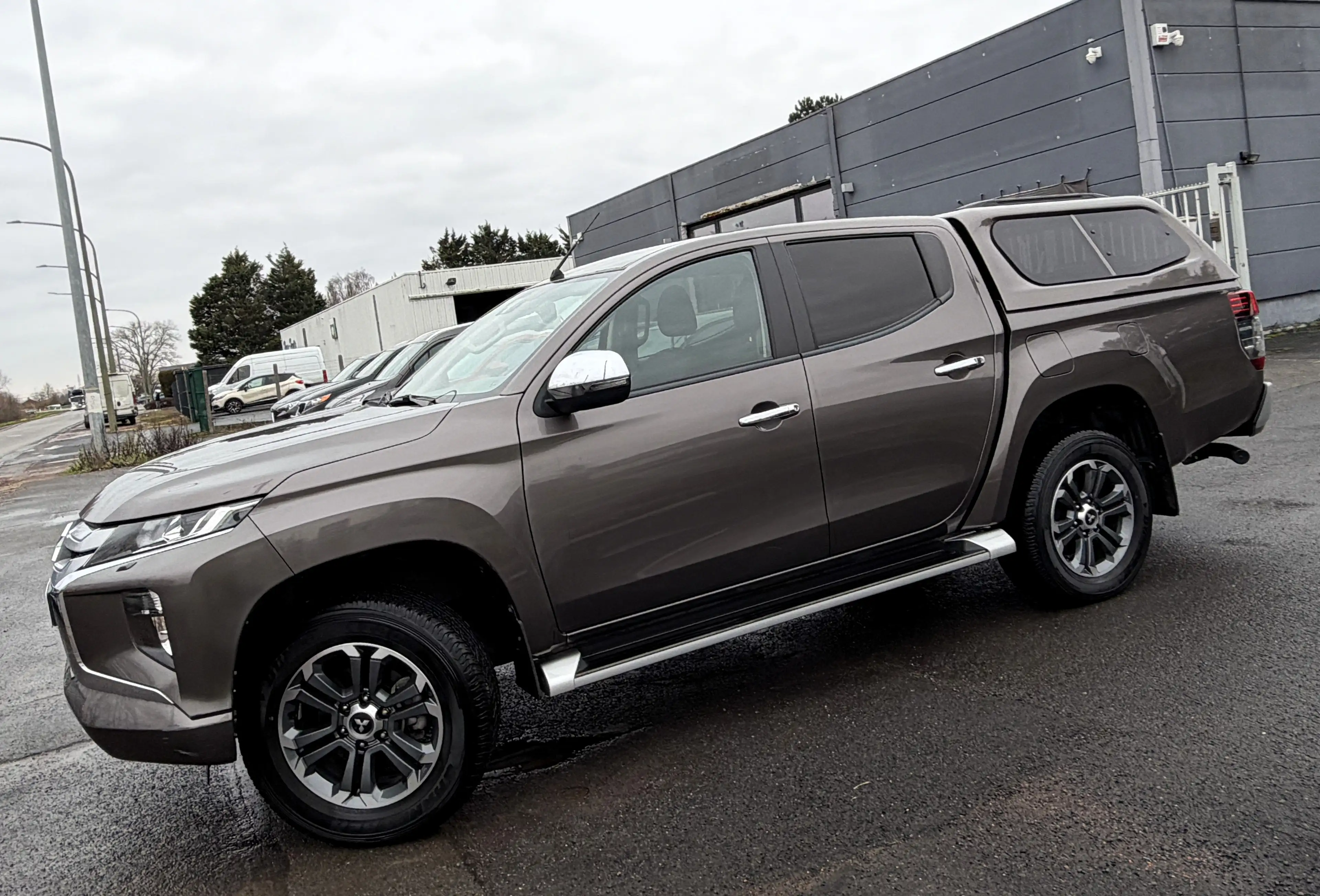Mitsubishi L200 2.3 DI-D 4WD-II Boite AUTO/CAMERA/CARPLAY/HARDTOP — photo 4