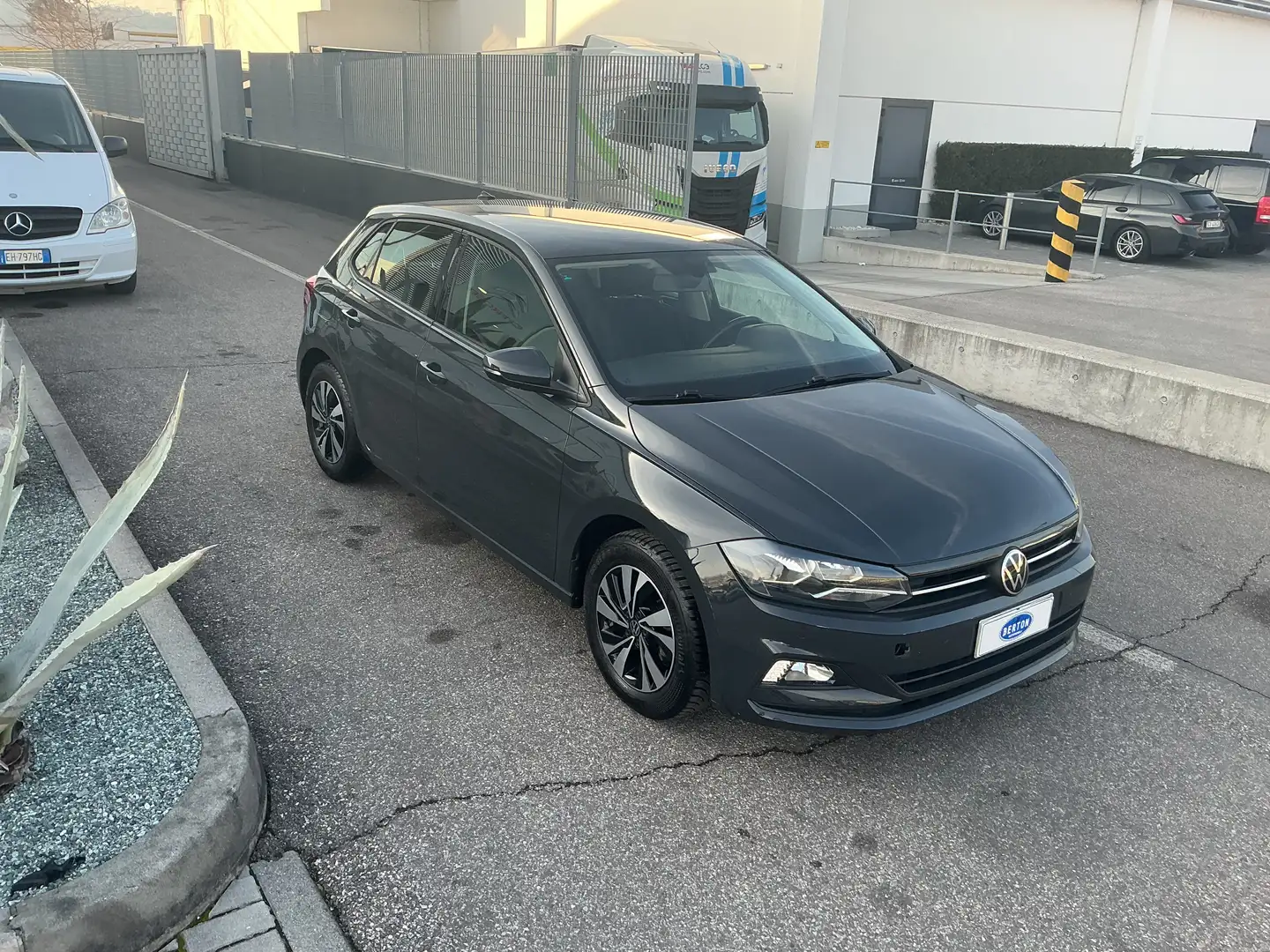 Volkswagen Polo 1.0 tsi Life 95cv Schwarz - 2
