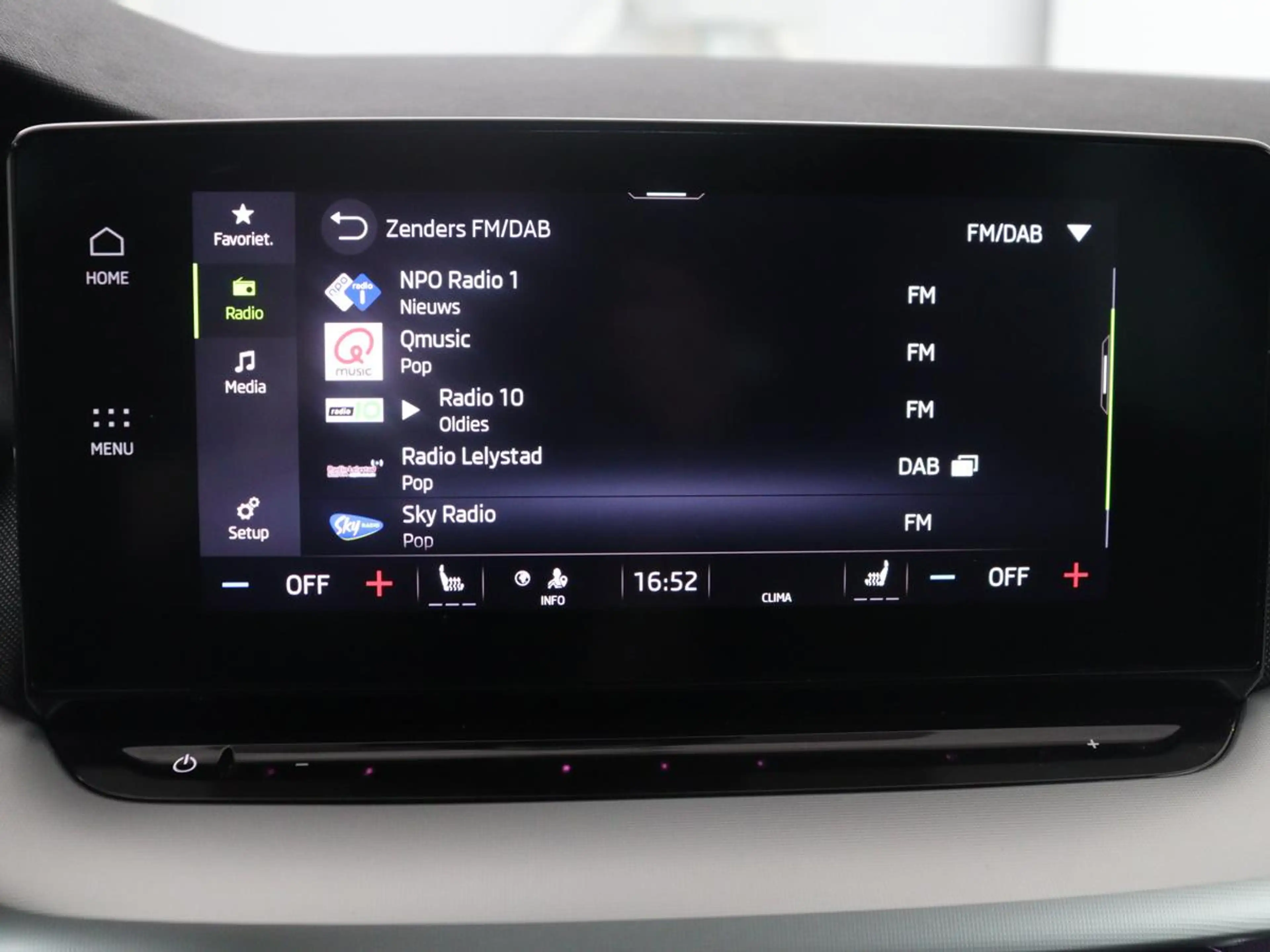 Skoda Octavia Combi 1.5 TSI First Edition | Stoelverwarming | Cr — photo 11