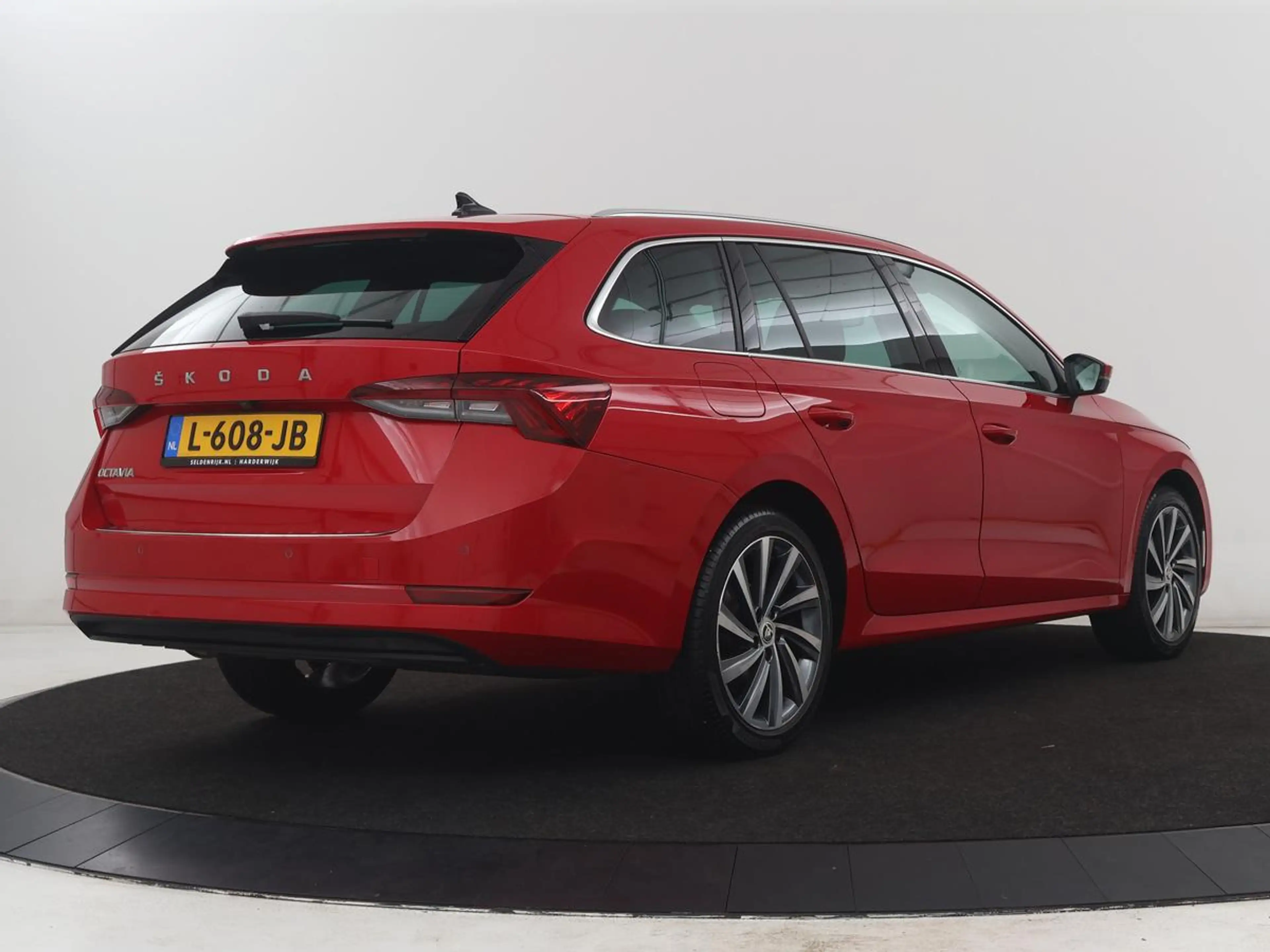 Skoda Octavia Combi 1.5 TSI First Edition | Stoelverwarming | Cr — photo 30