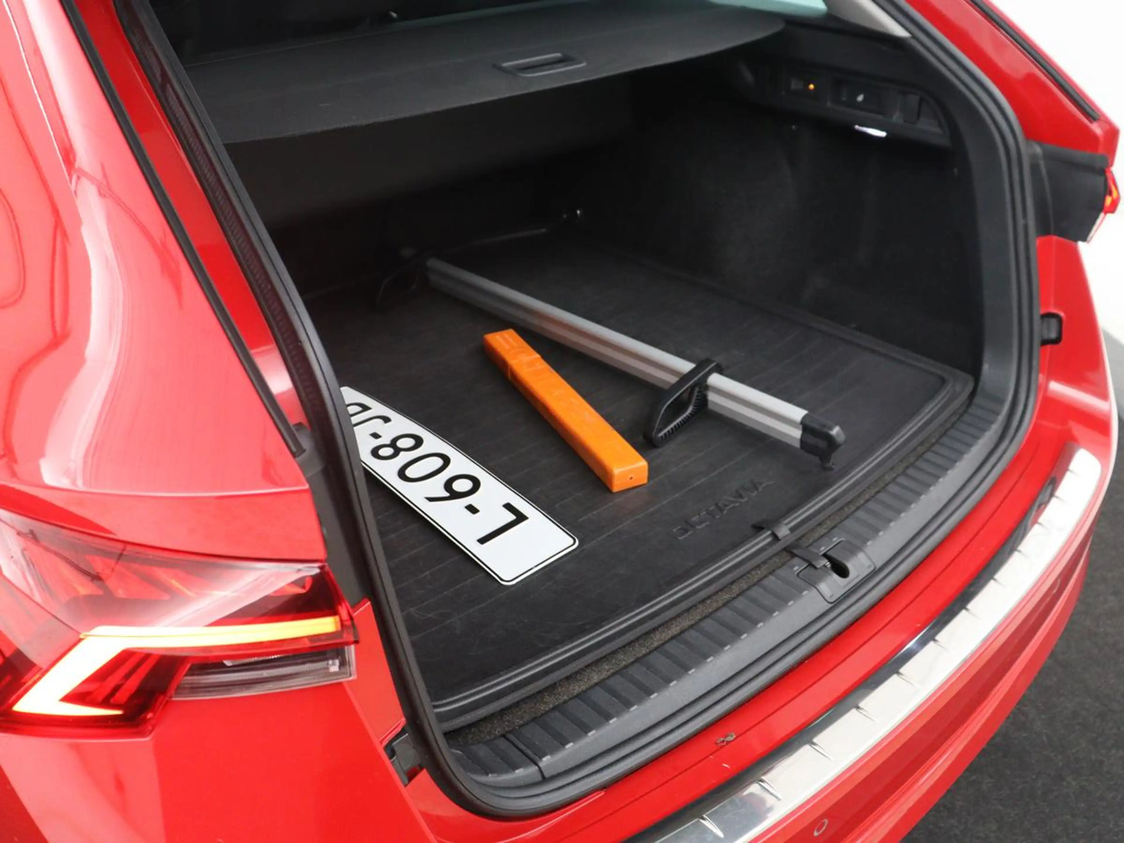 Skoda Octavia Combi 1.5 TSI First Edition | Stoelverwarming | Cr — photo 26