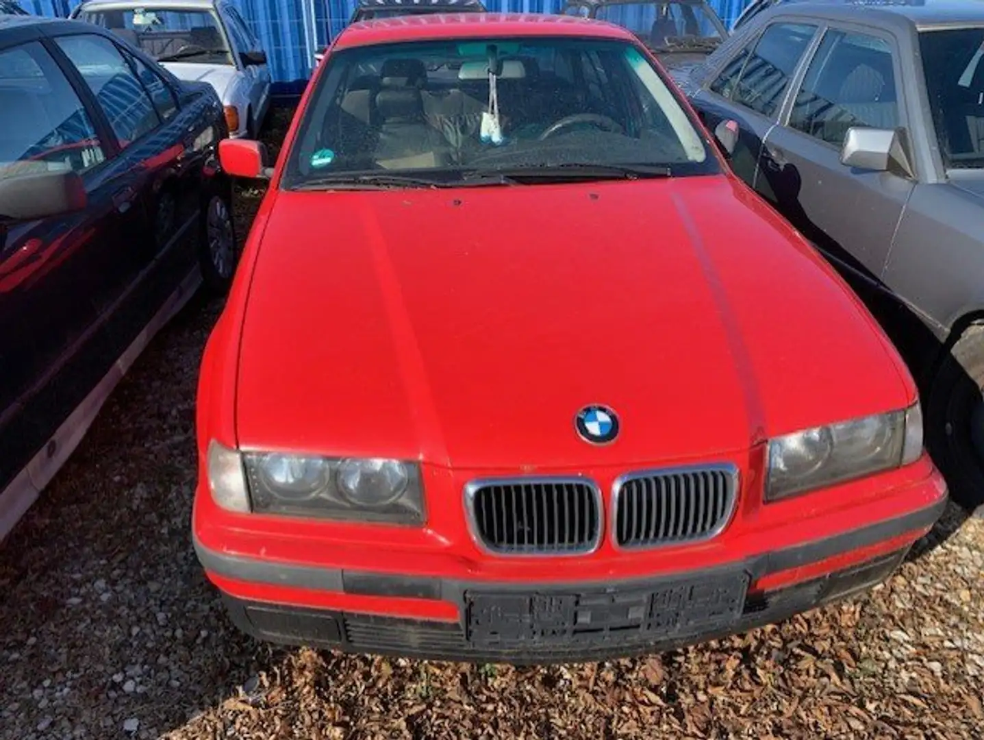 BMW 316 316i crvena - 1