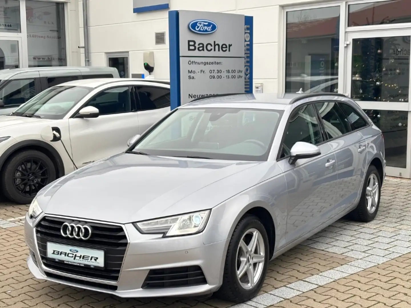 Audi A4 Avant 35 TDI Automatik XENON, NAVI, ALU, Silber - 1