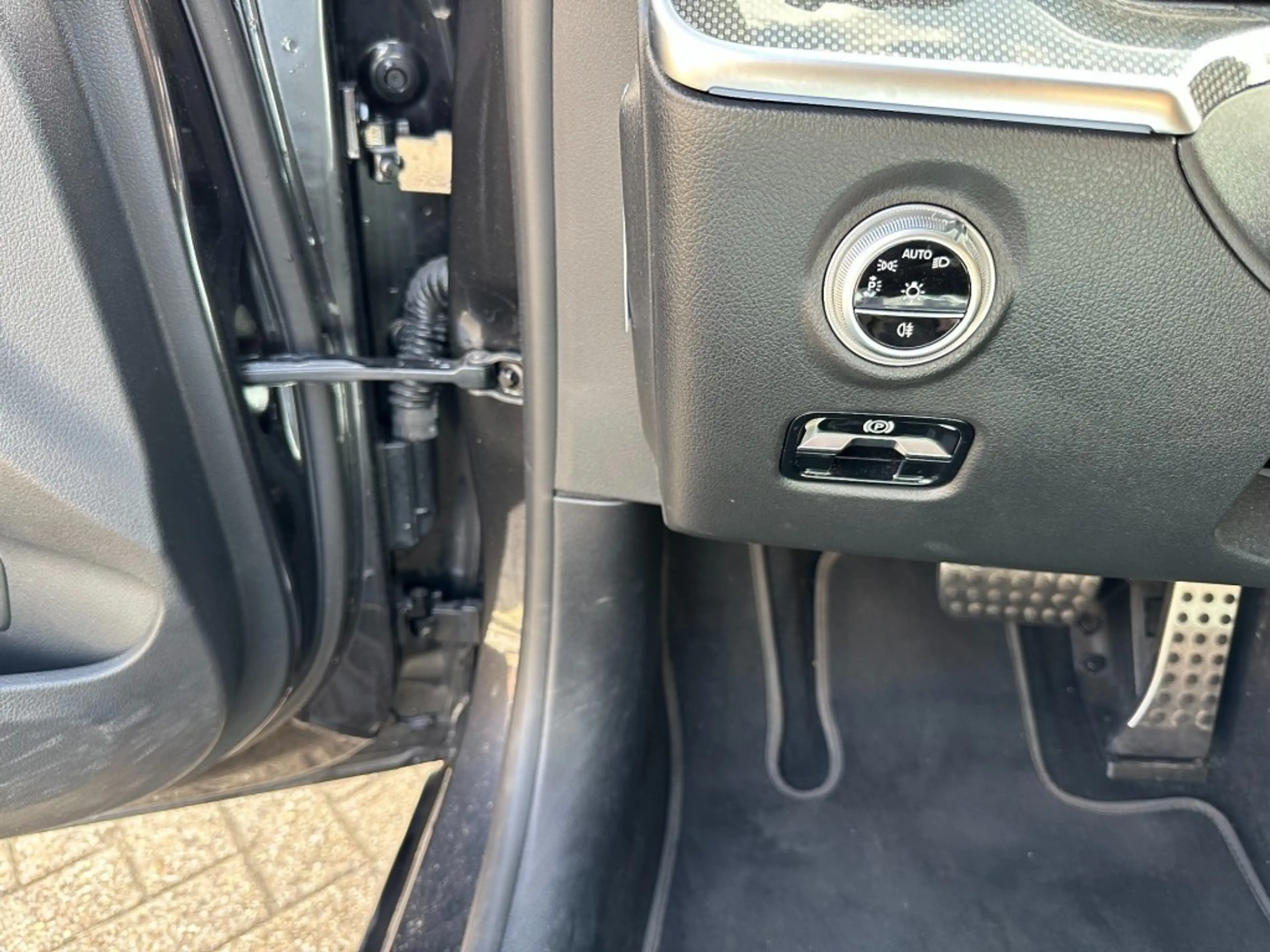 Mercedes-Benz C 300 300e AMG Line Trekhaak Camera LED Stoelverwarm — photo 18