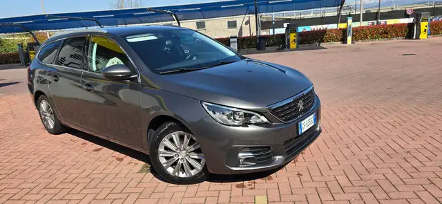 Peugeot 308 308 II 2021 SW SW 1.5 bluehdi Allure s  119.946 km  mar-21