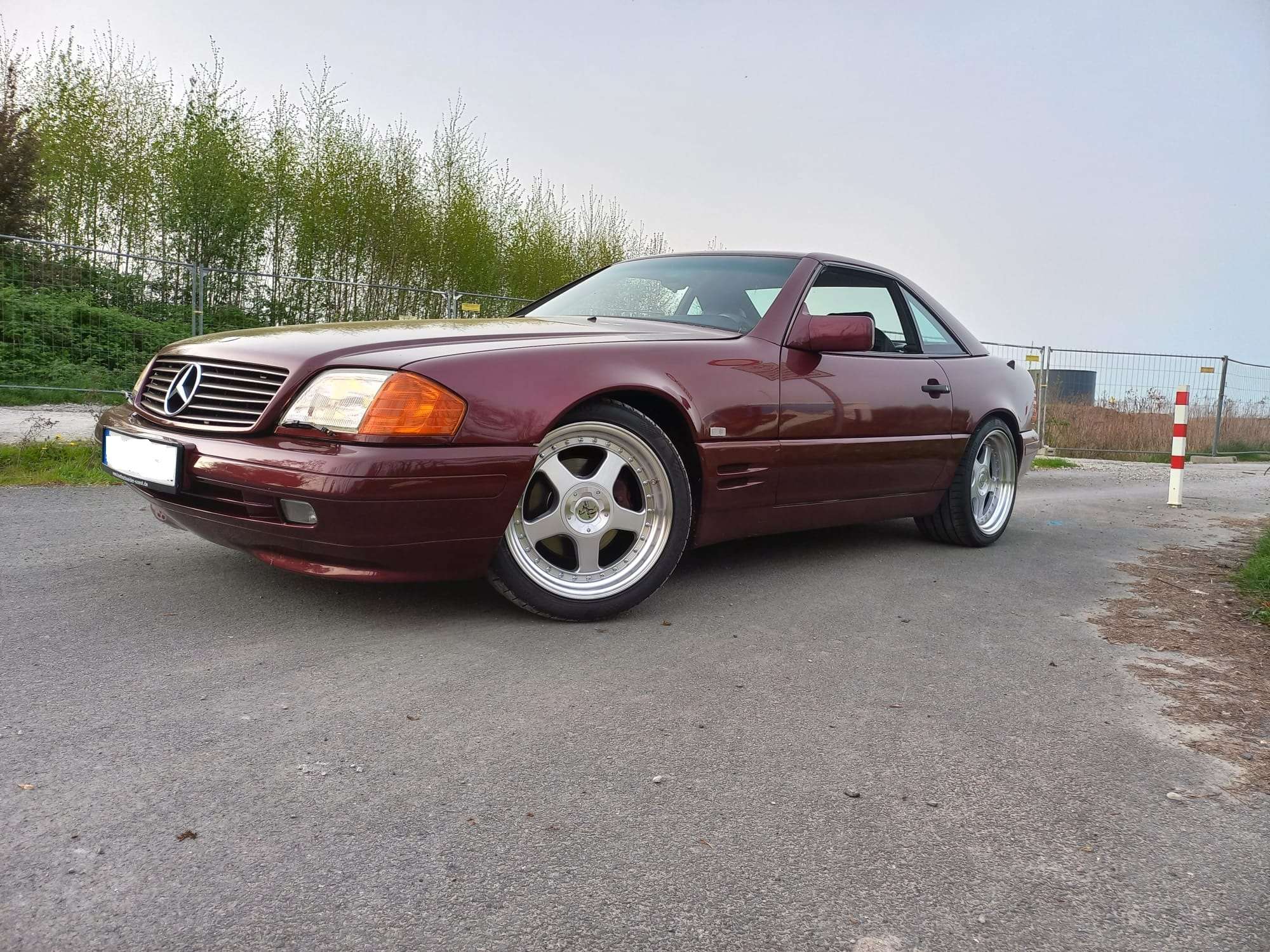 Second hand Mercedes Benz Sl-Class 320