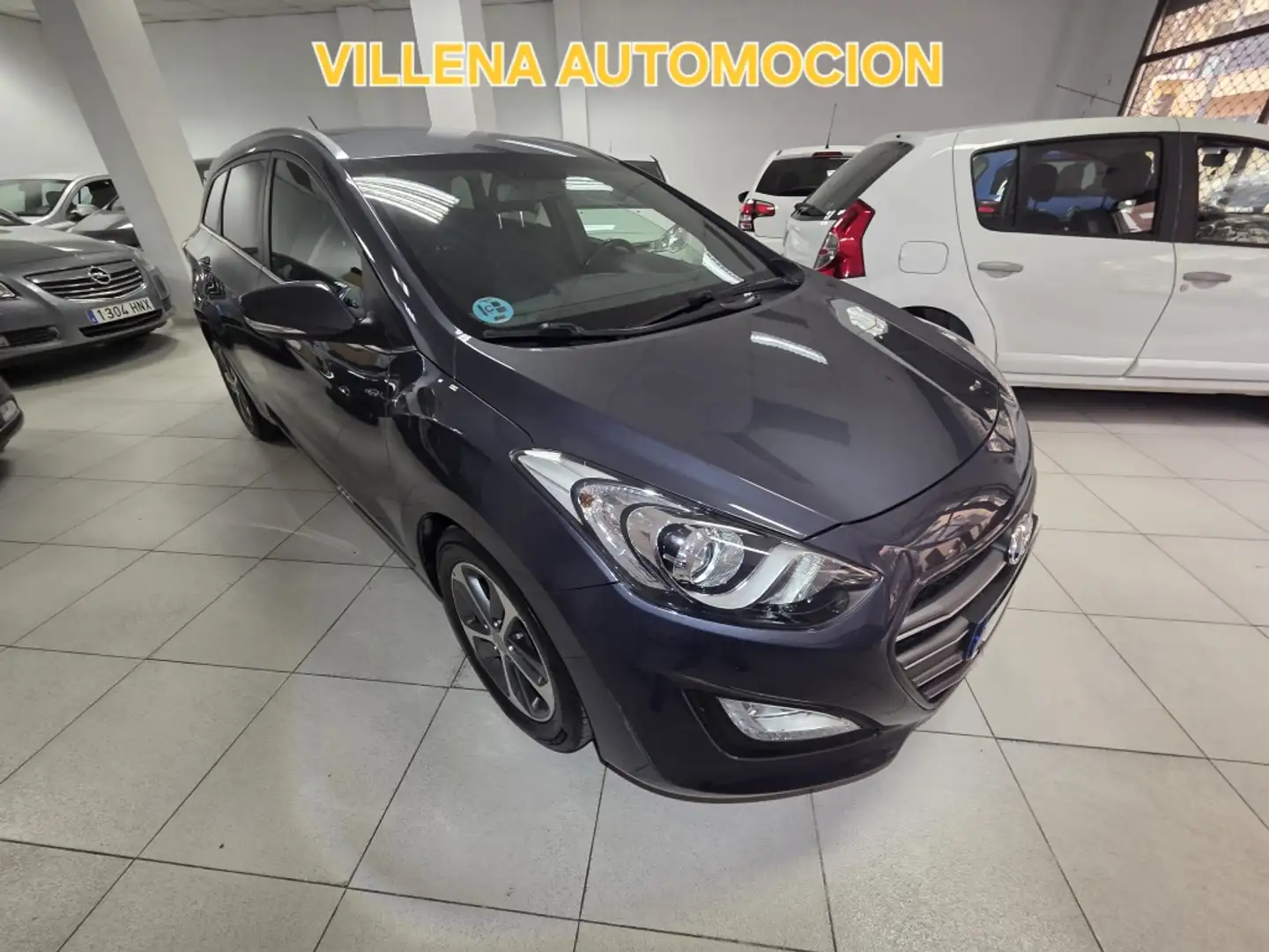Hyundai i30 CW 1.6CRDi BD Go Plus 110 Gris - 1