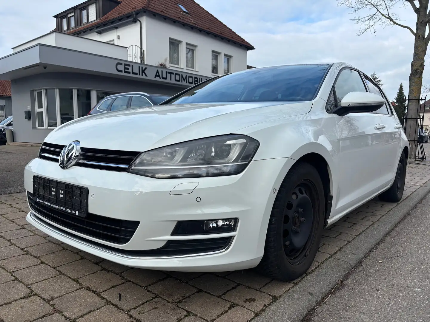 Volkswagen Golf VII 1.4 TSI Highline BMT Weiß - 1