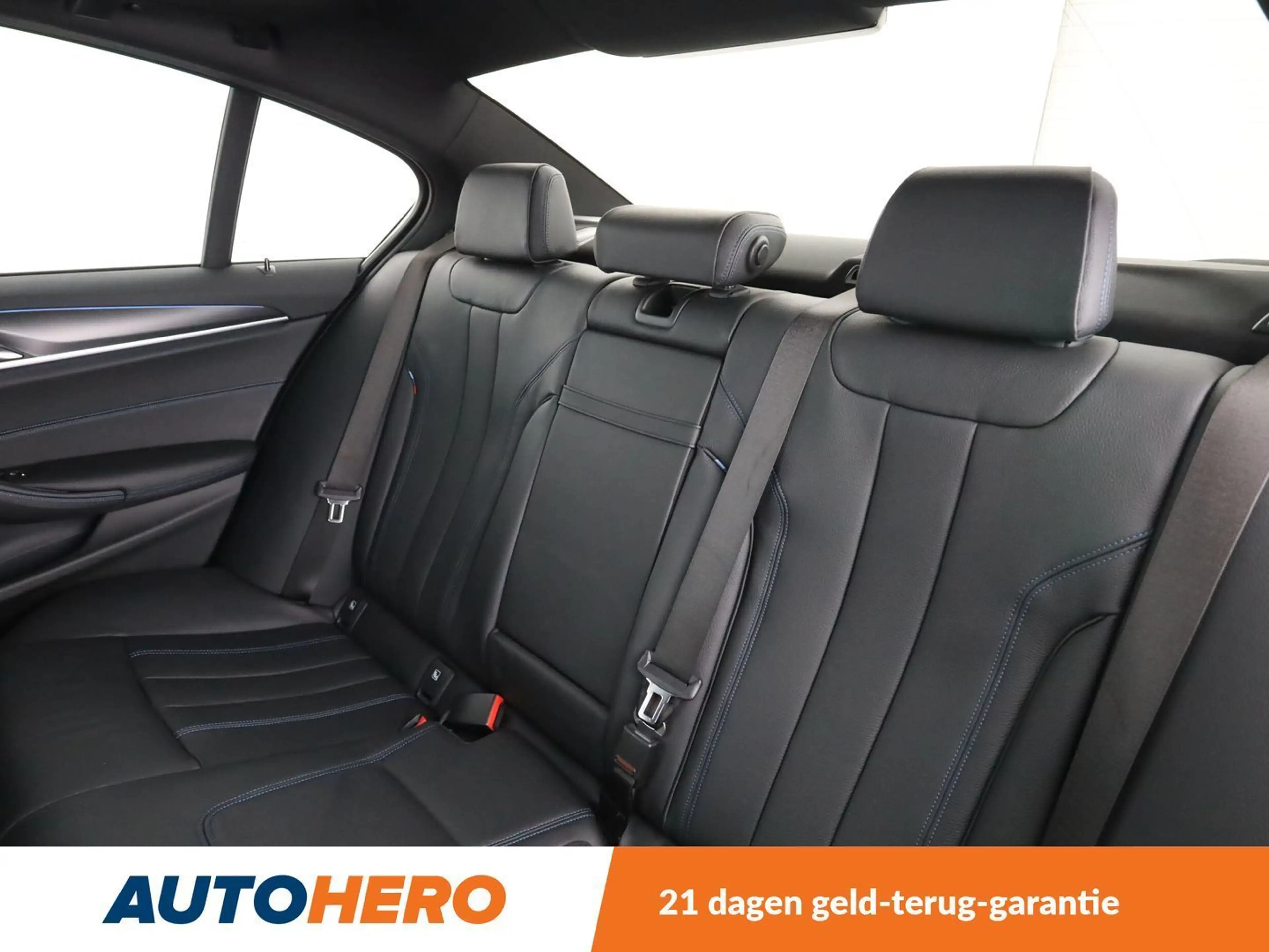 BMW 545 545e xDrive M Sport — photo 14