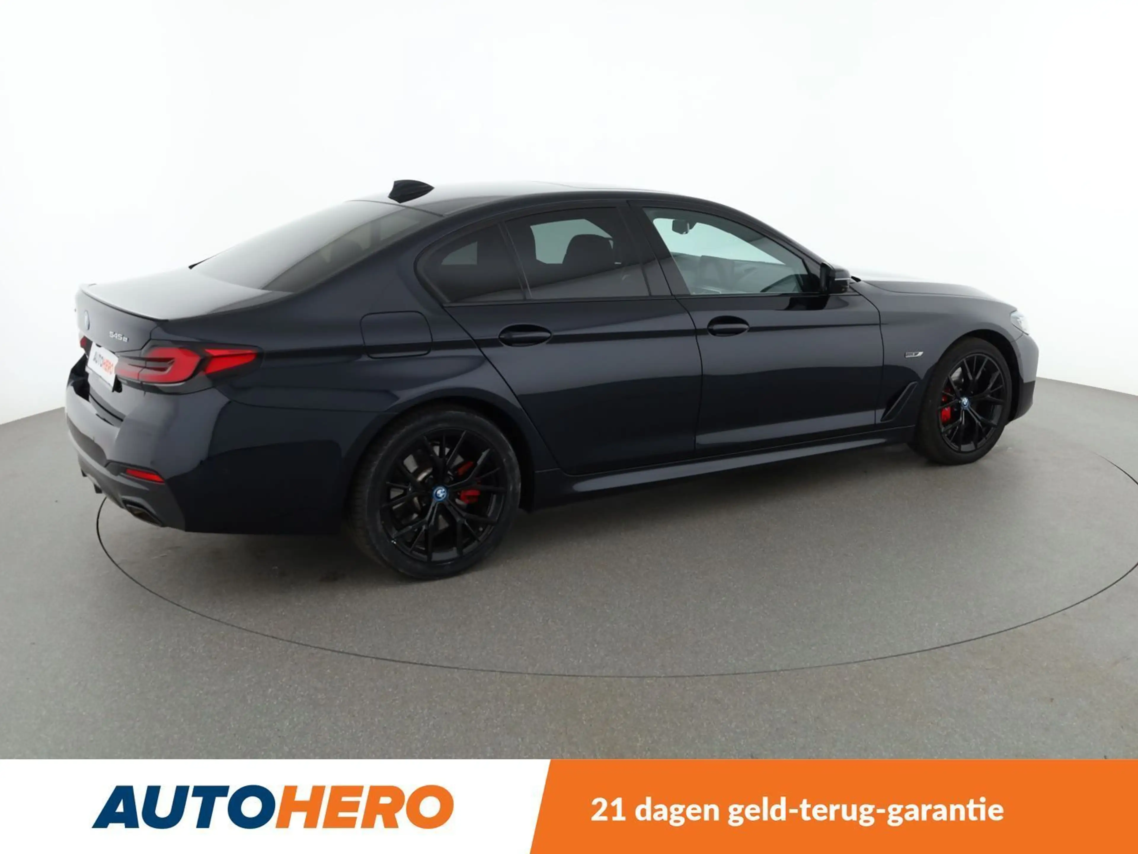 BMW 545 545e xDrive M Sport — photo 6