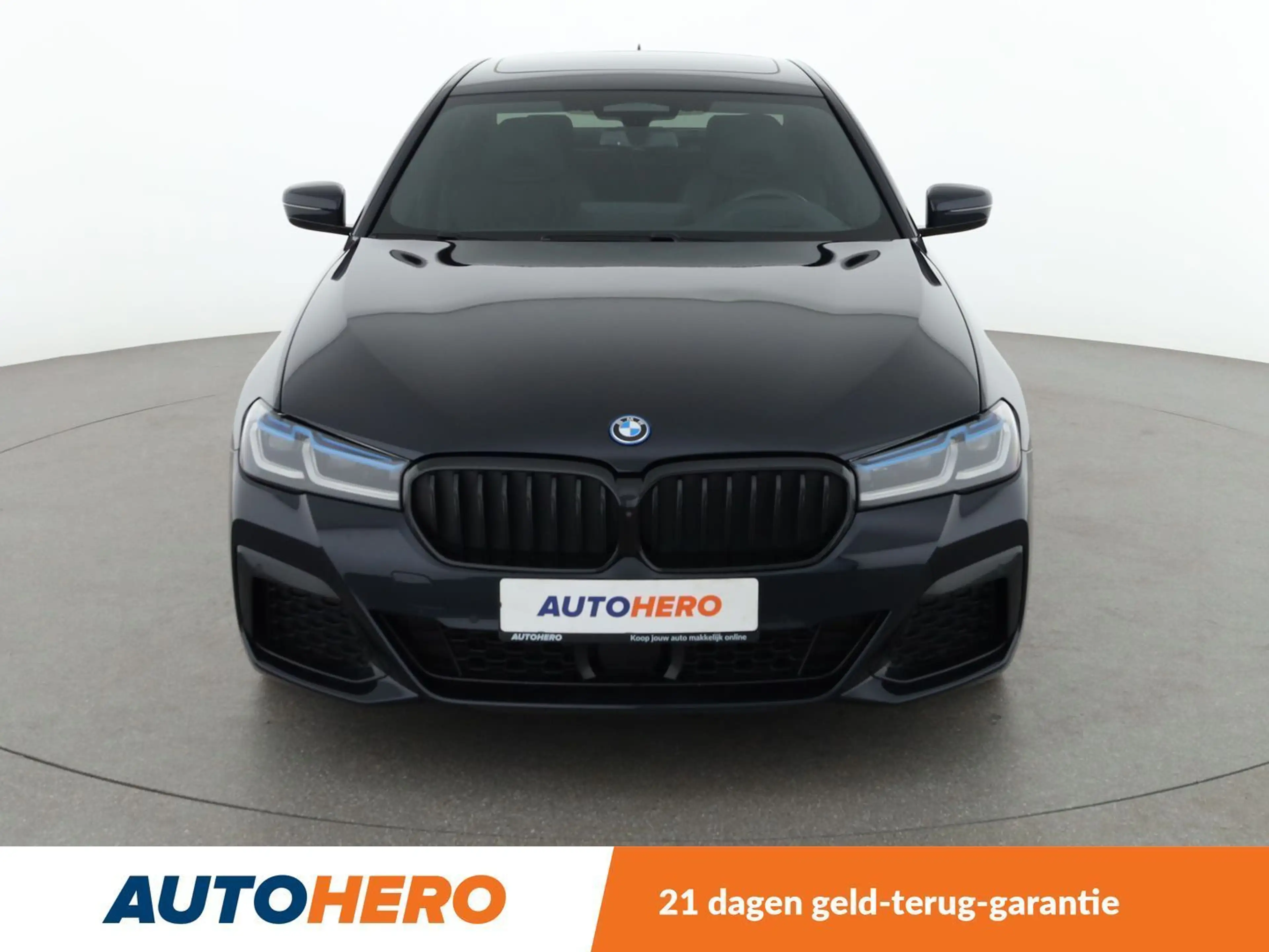 BMW 545 545e xDrive M Sport — photo 9