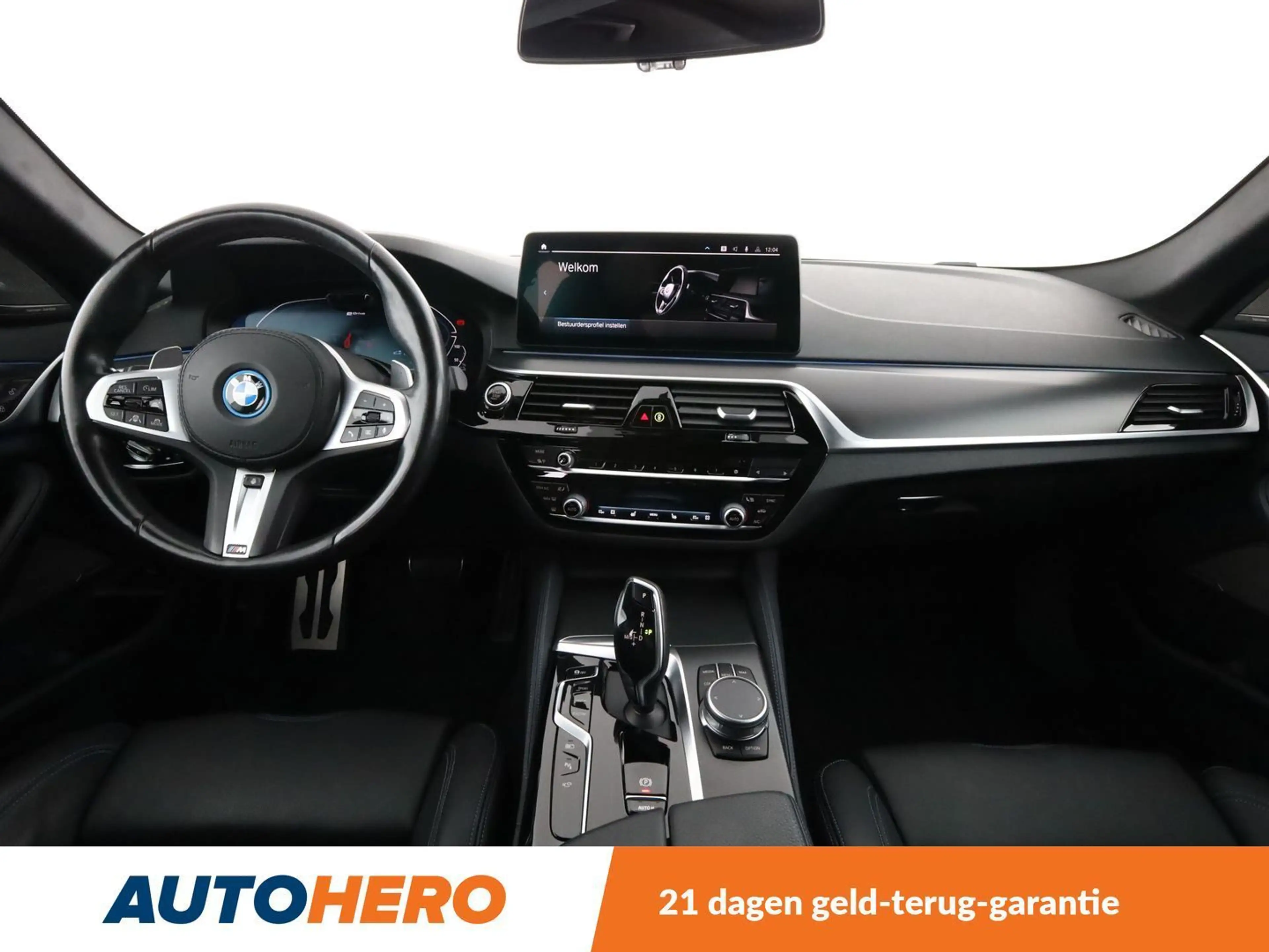 BMW 545 545e xDrive M Sport — photo 12