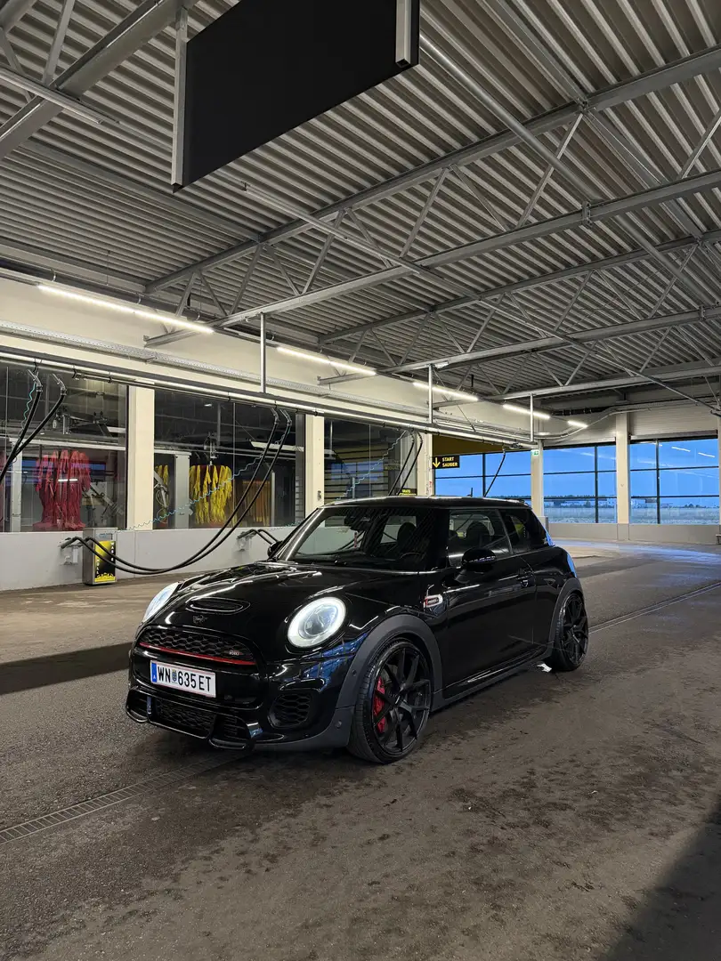 MINI John Cooper Works Hatch Aut. Schwarz - 1
