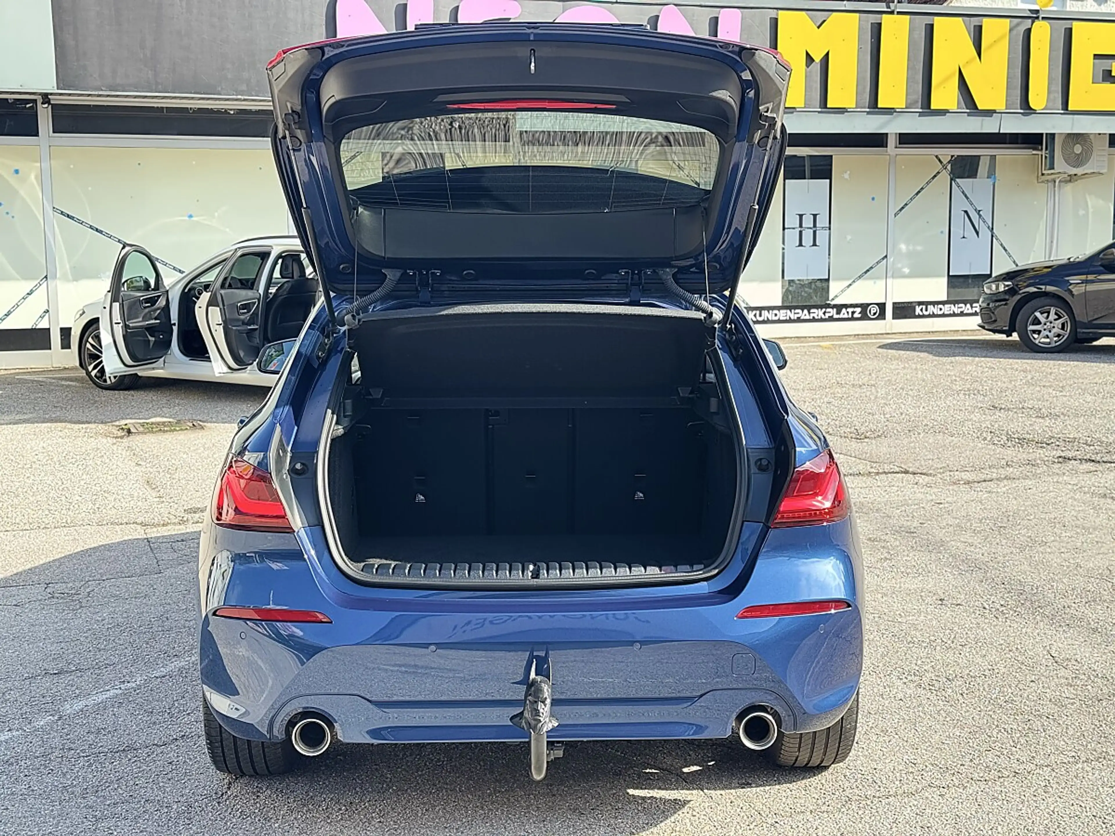 BMW 118 d Advantage Sport Aut.+Navi+Kamera+Leder+AHK+LED — photo 11