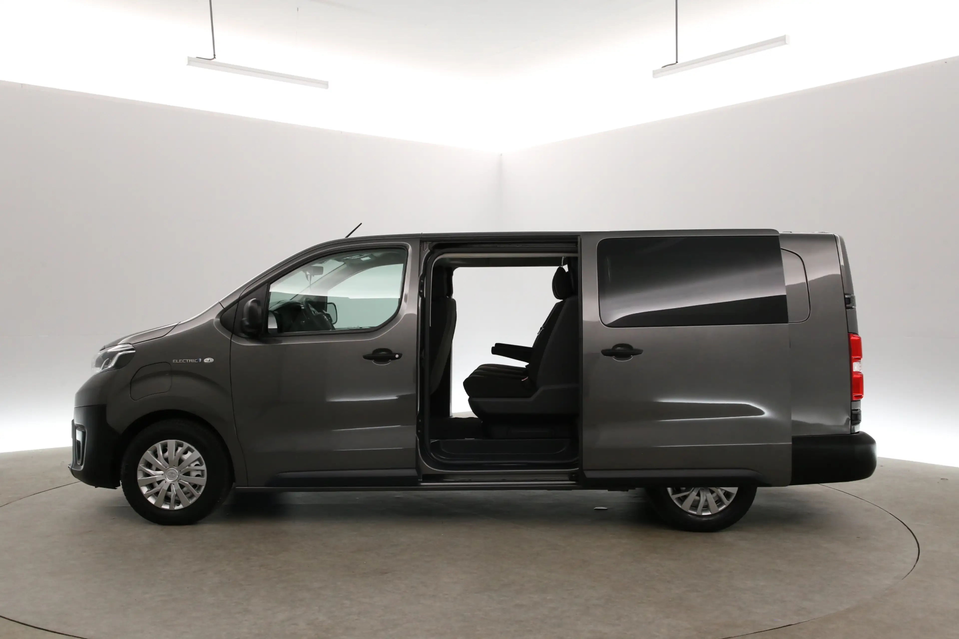Citroen Jumpy e-Jumpy Toyota ProAce Electric Worker Extra Range — photo 4