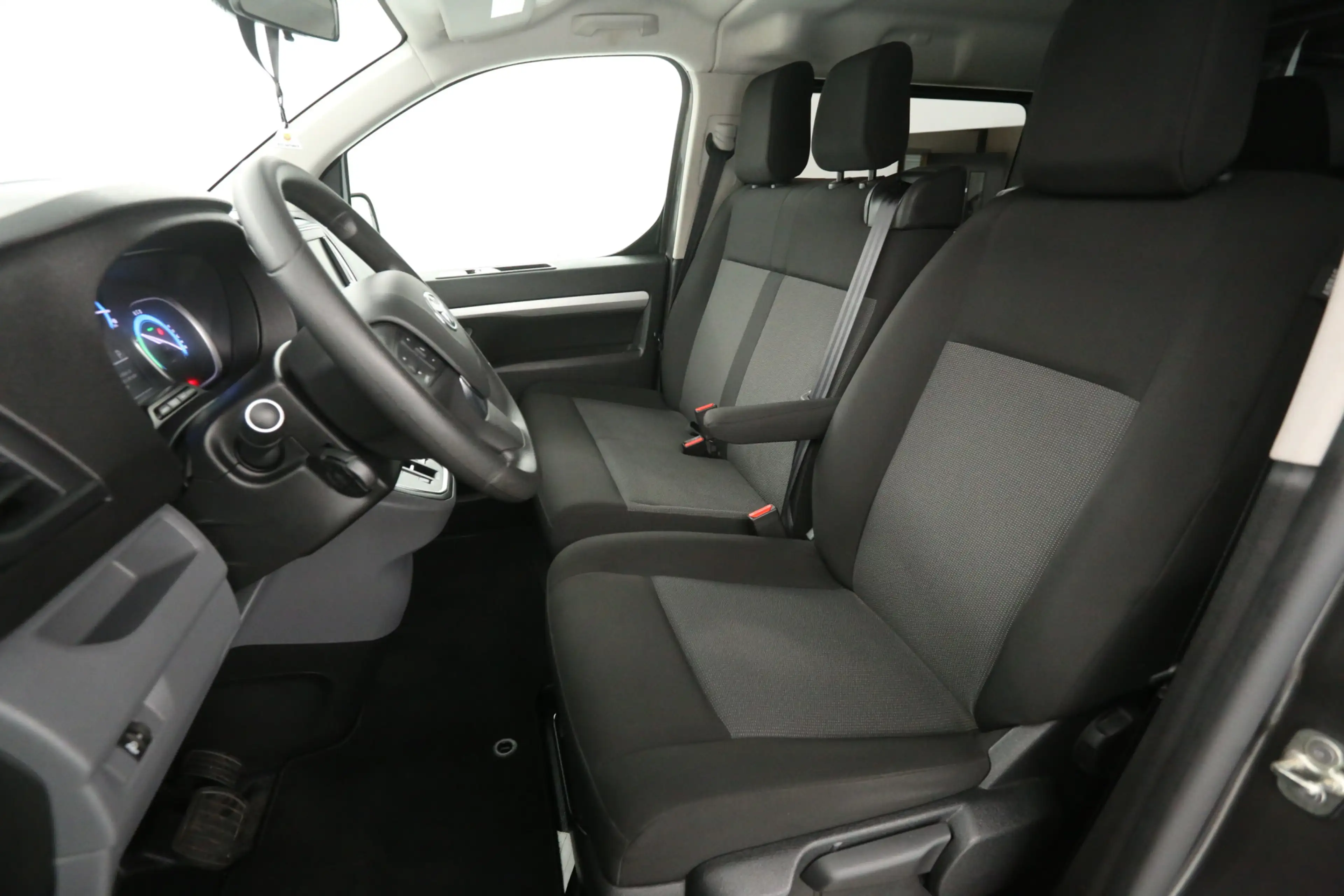 Citroen Jumpy e-Jumpy Toyota ProAce Electric Worker Extra Range — photo 13