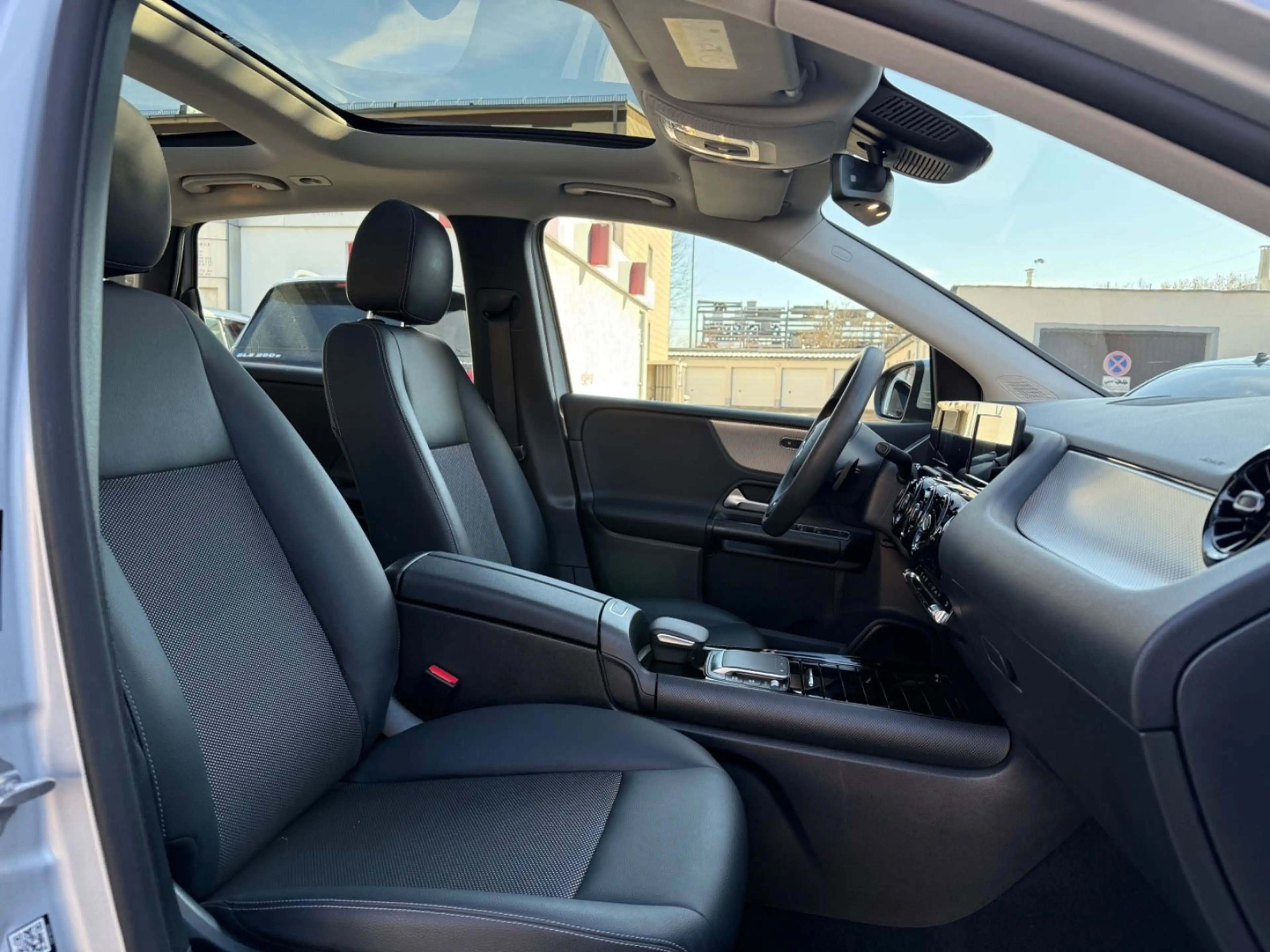 Mercedes-Benz B 220 d AUT~Kam~Pano~MBUX~PDC~Spur~ — photo 13