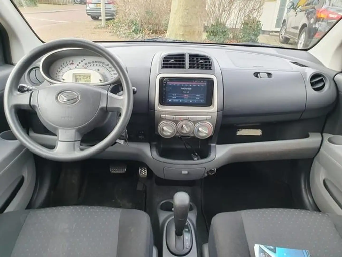 Daihatsu Sirion 2 AUTOMAAT / 80.000 NAP / Mooie auto / 5 deurs Бежевий - 2
