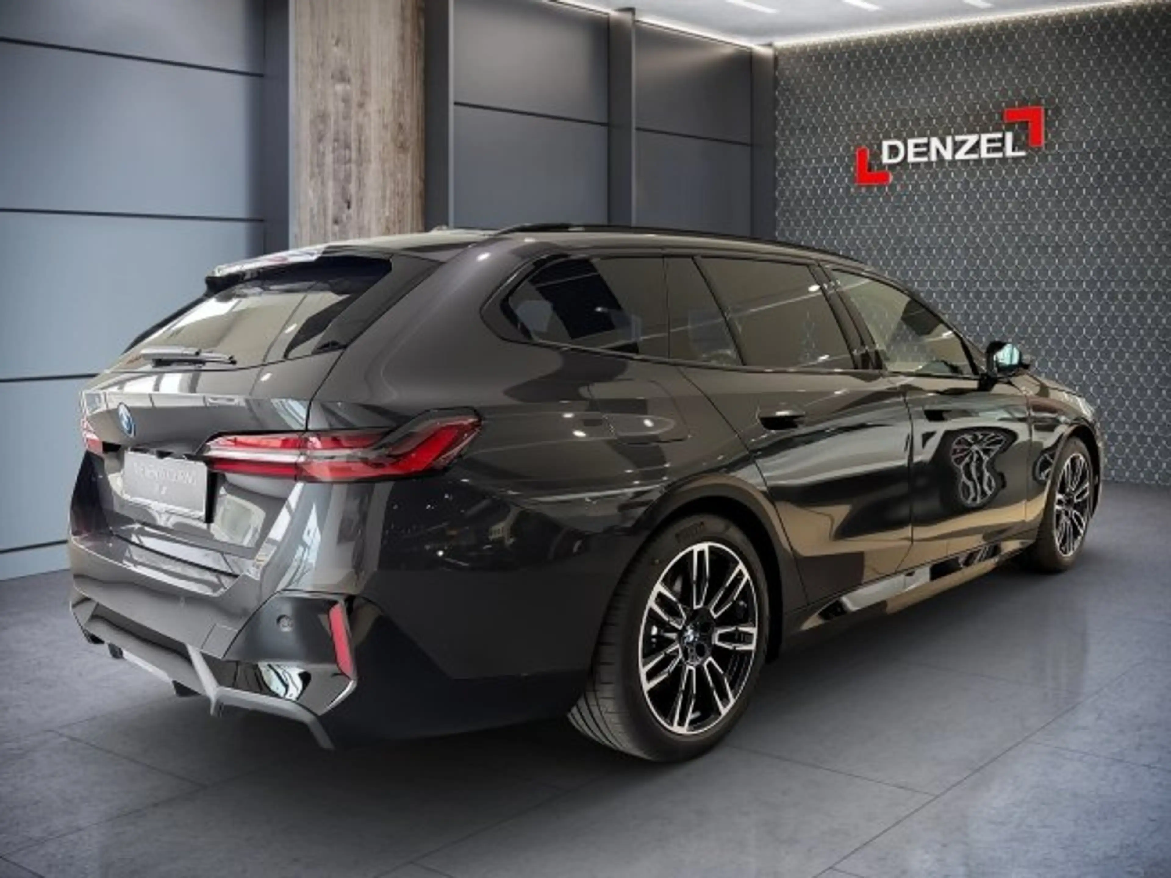 BMW i5 eDrive40 Touring — photo 4
