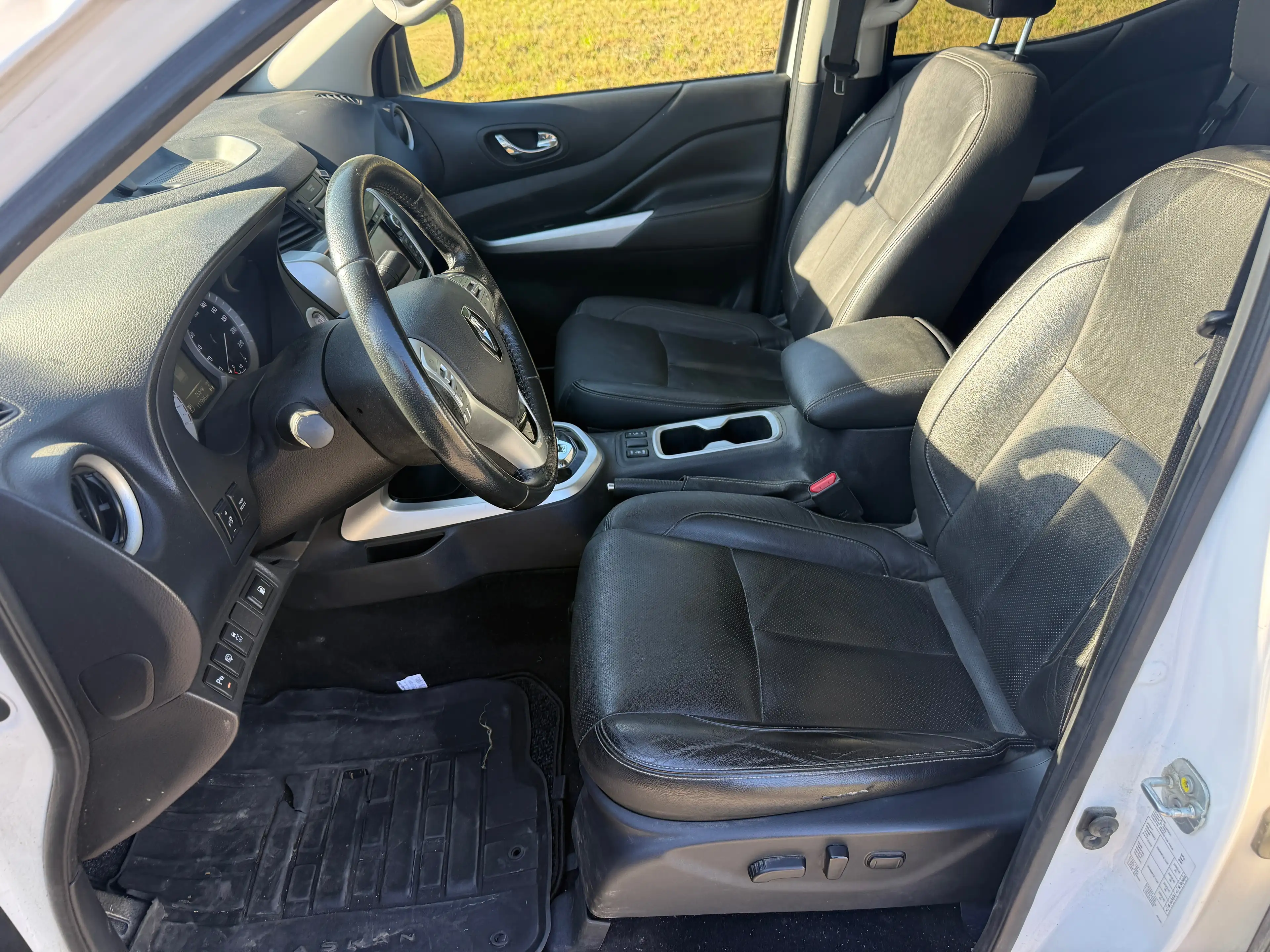 Renault Alaskan Intens Double Cab 4x4 — photo 14