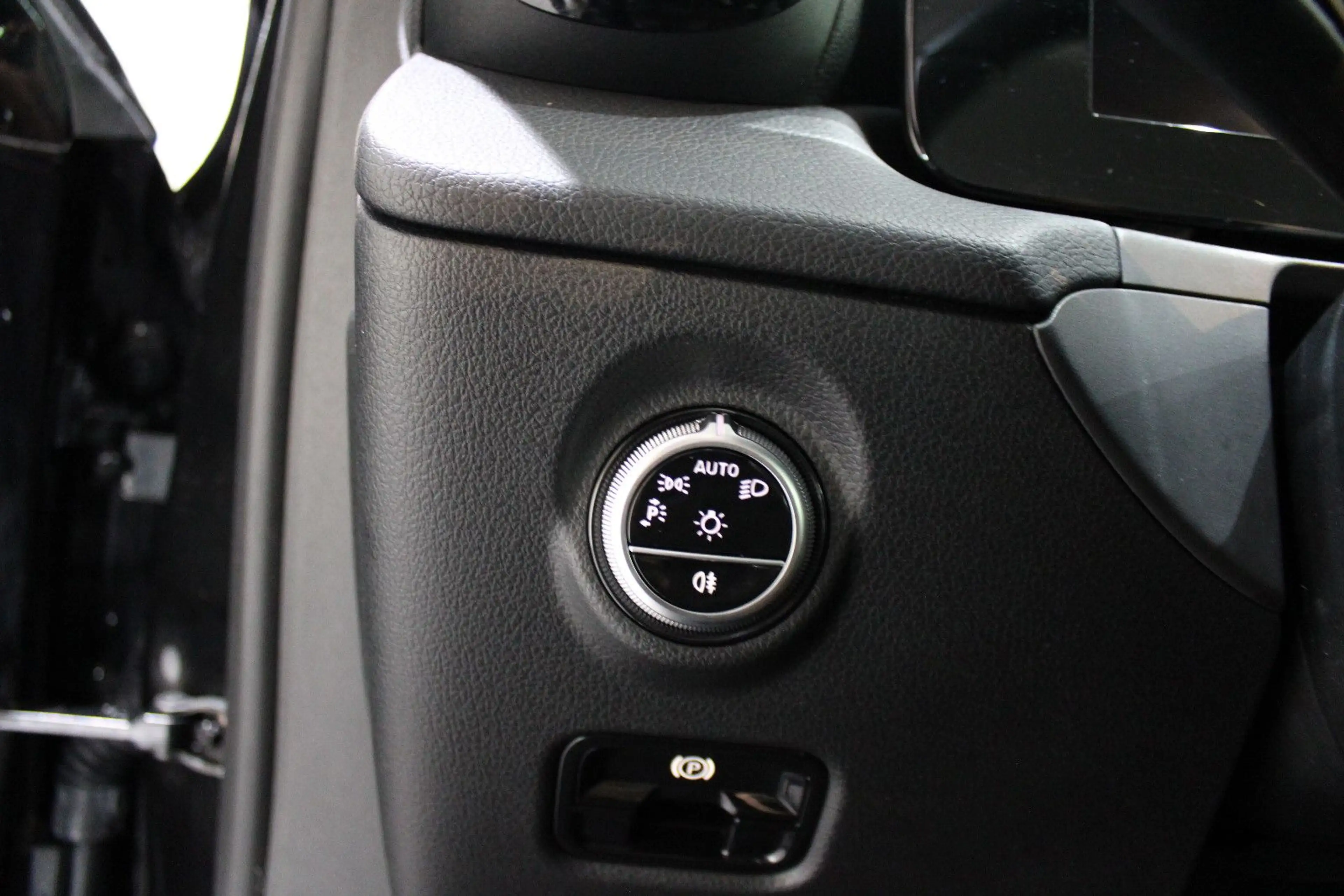 Mercedes-Benz C 200 d T AVANTGARDE BURMESTER AHK *I.HAND* — photo 12