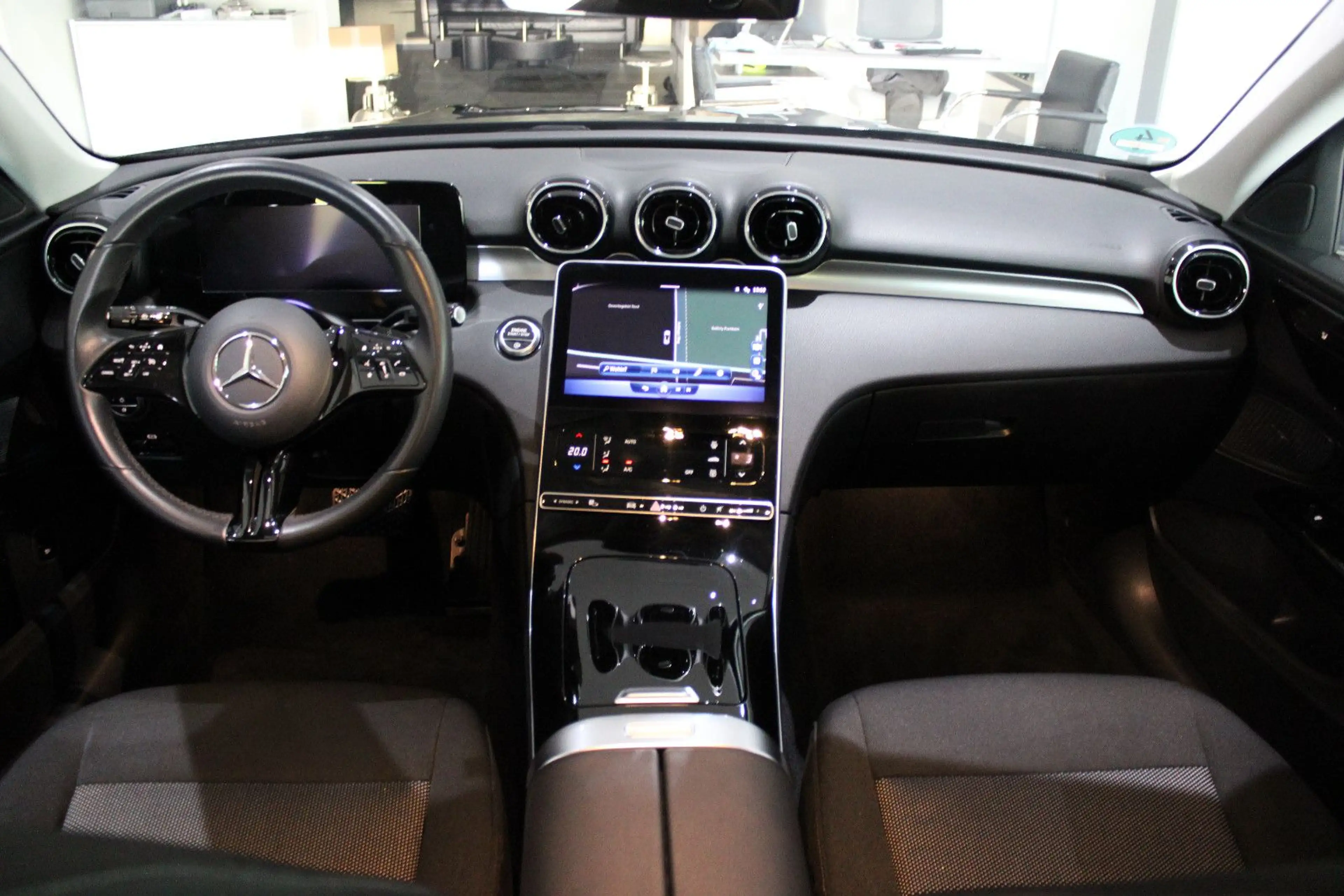 Mercedes-Benz C 200 d T AVANTGARDE BURMESTER AHK *I.HAND* — photo 4