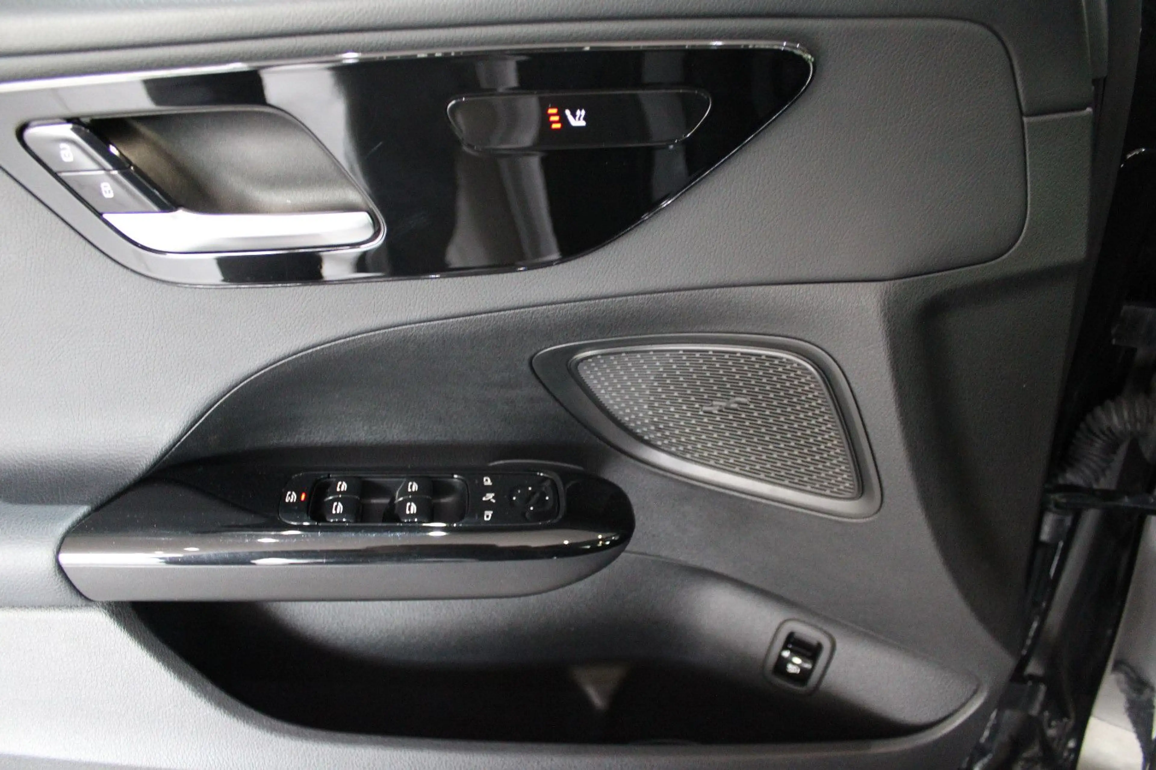 Mercedes-Benz C 200 d T AVANTGARDE BURMESTER AHK *I.HAND* — photo 11