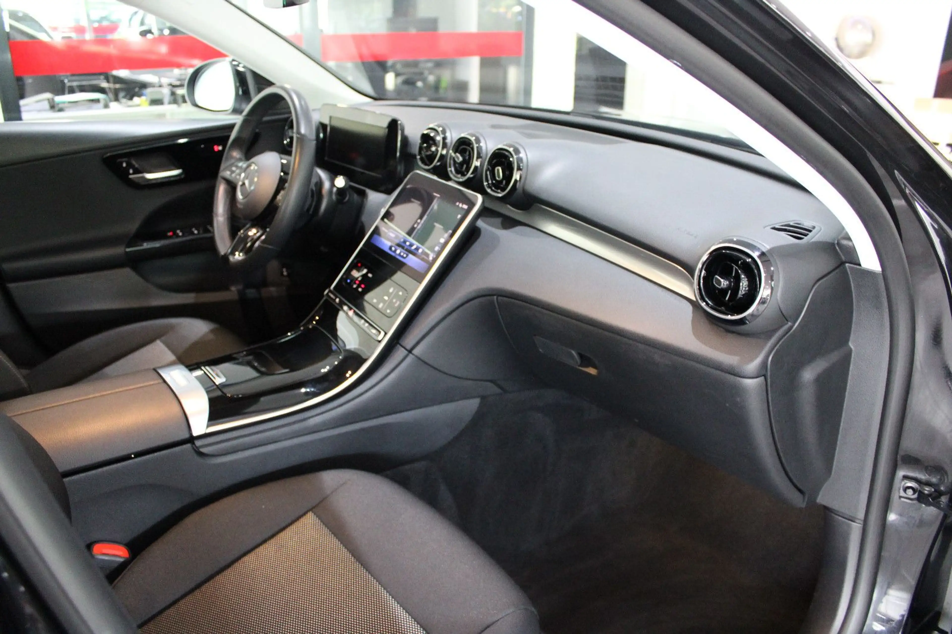 Mercedes-Benz C 200 d T AVANTGARDE BURMESTER AHK *I.HAND* — photo 5