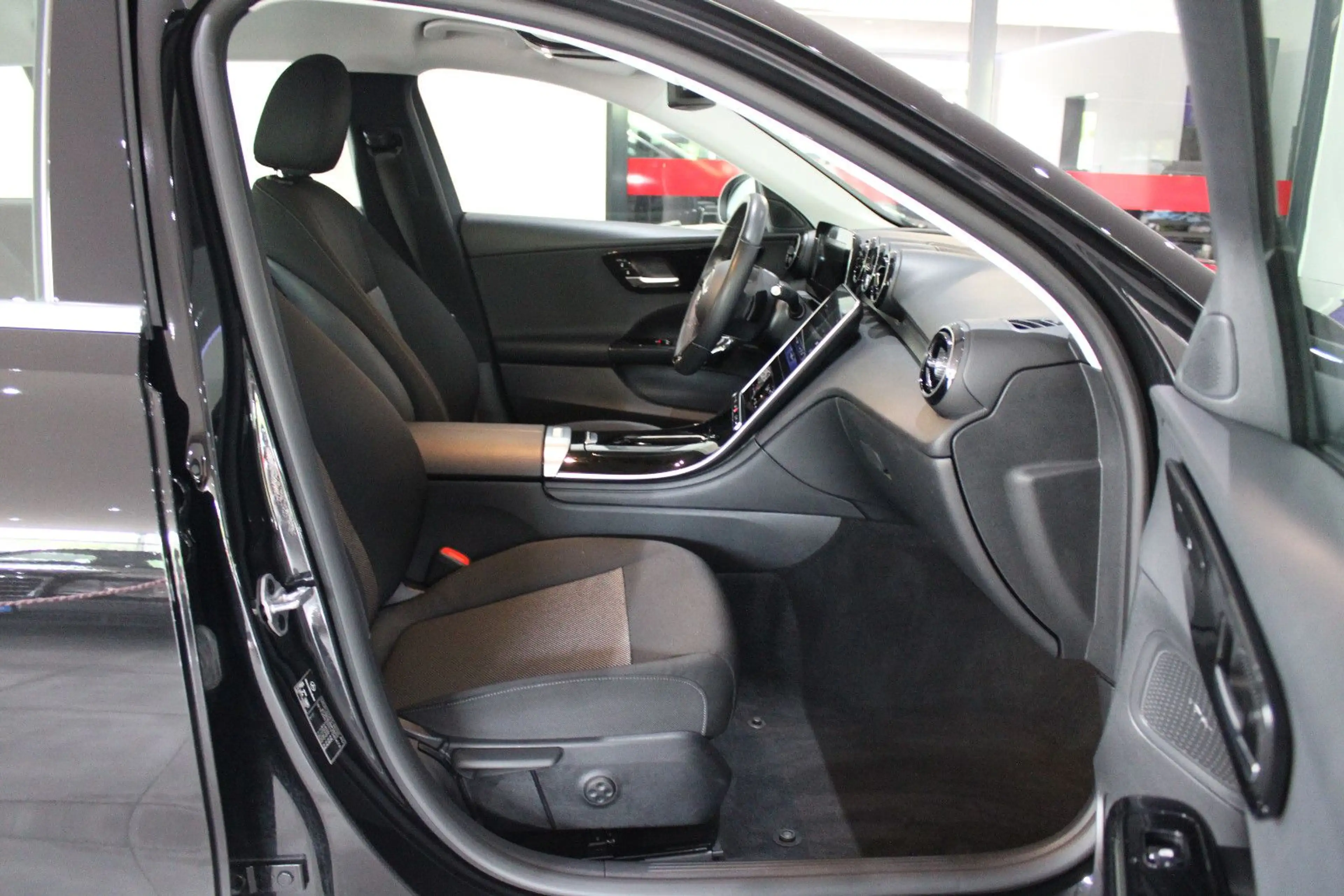 Mercedes-Benz C 200 d T AVANTGARDE BURMESTER AHK *I.HAND* — photo 8